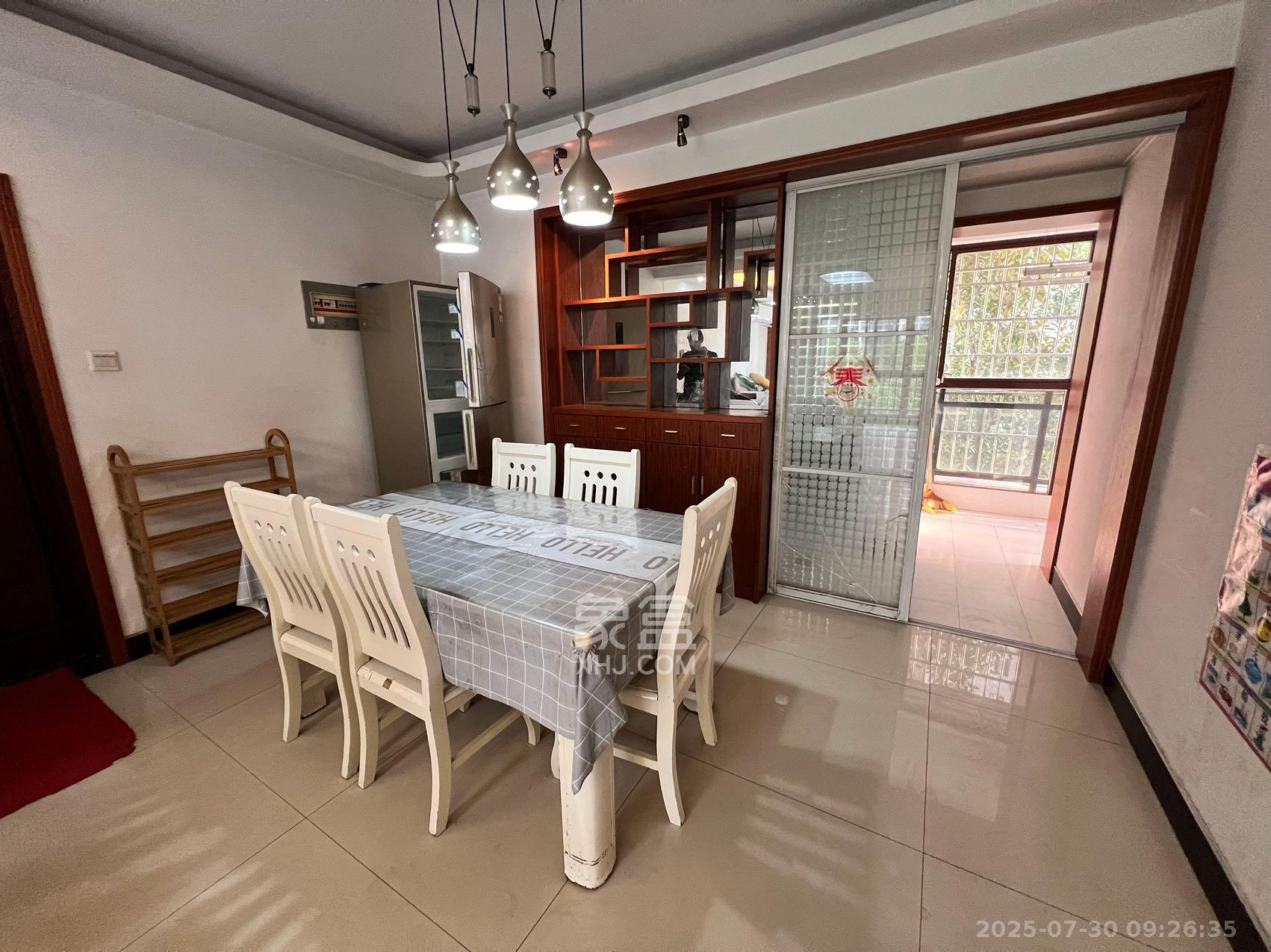 鑫天山水洲城 3室2厅2卫 2500.0元/月 鑫天山水洲城 3室2厅2卫 2500.0元/月室内图