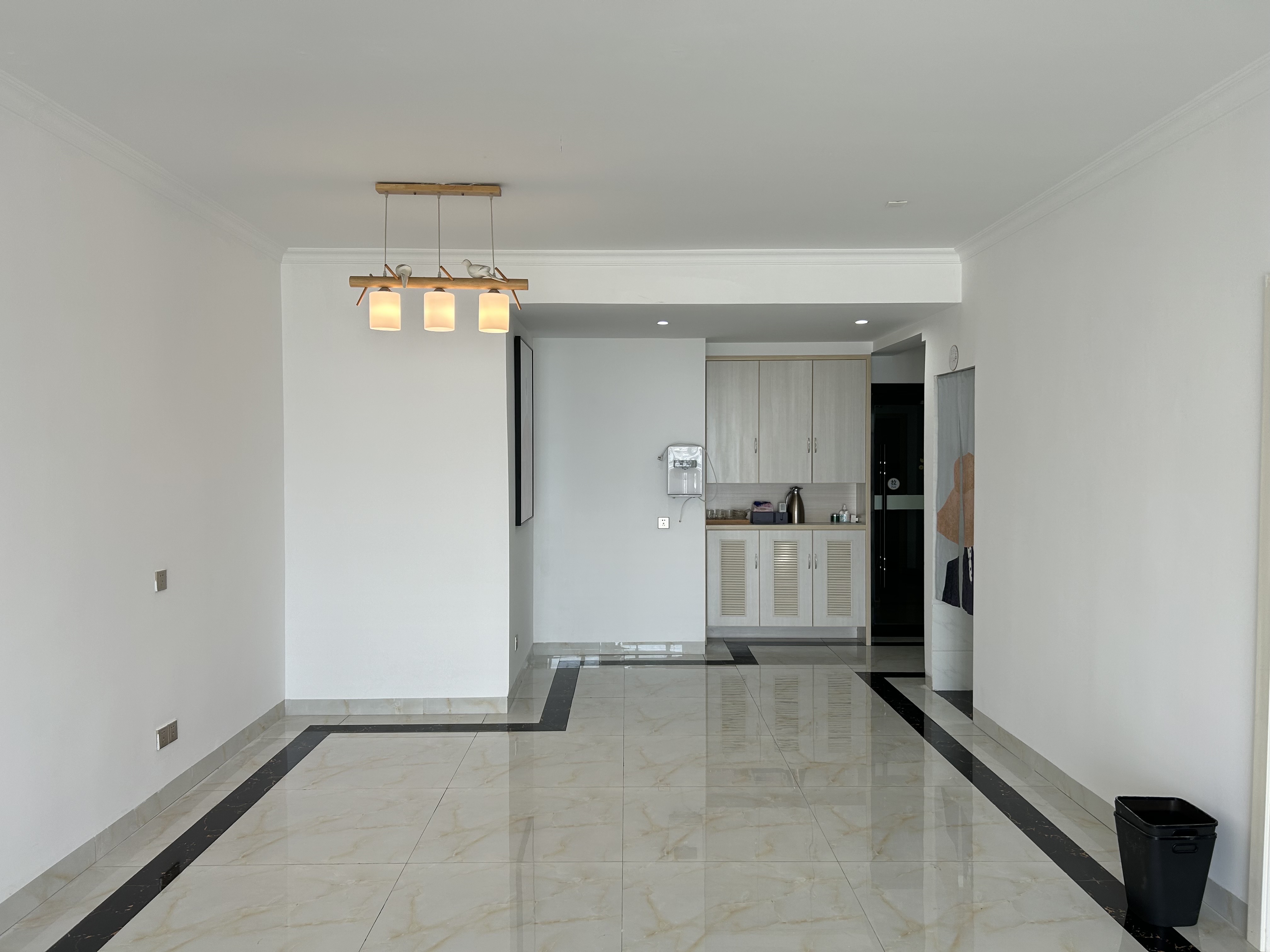 南门口安置小区一期 3室2厅2卫 2500.0元/月 南门口安置小区一期 3室2厅2卫 2500.0元/月室内图