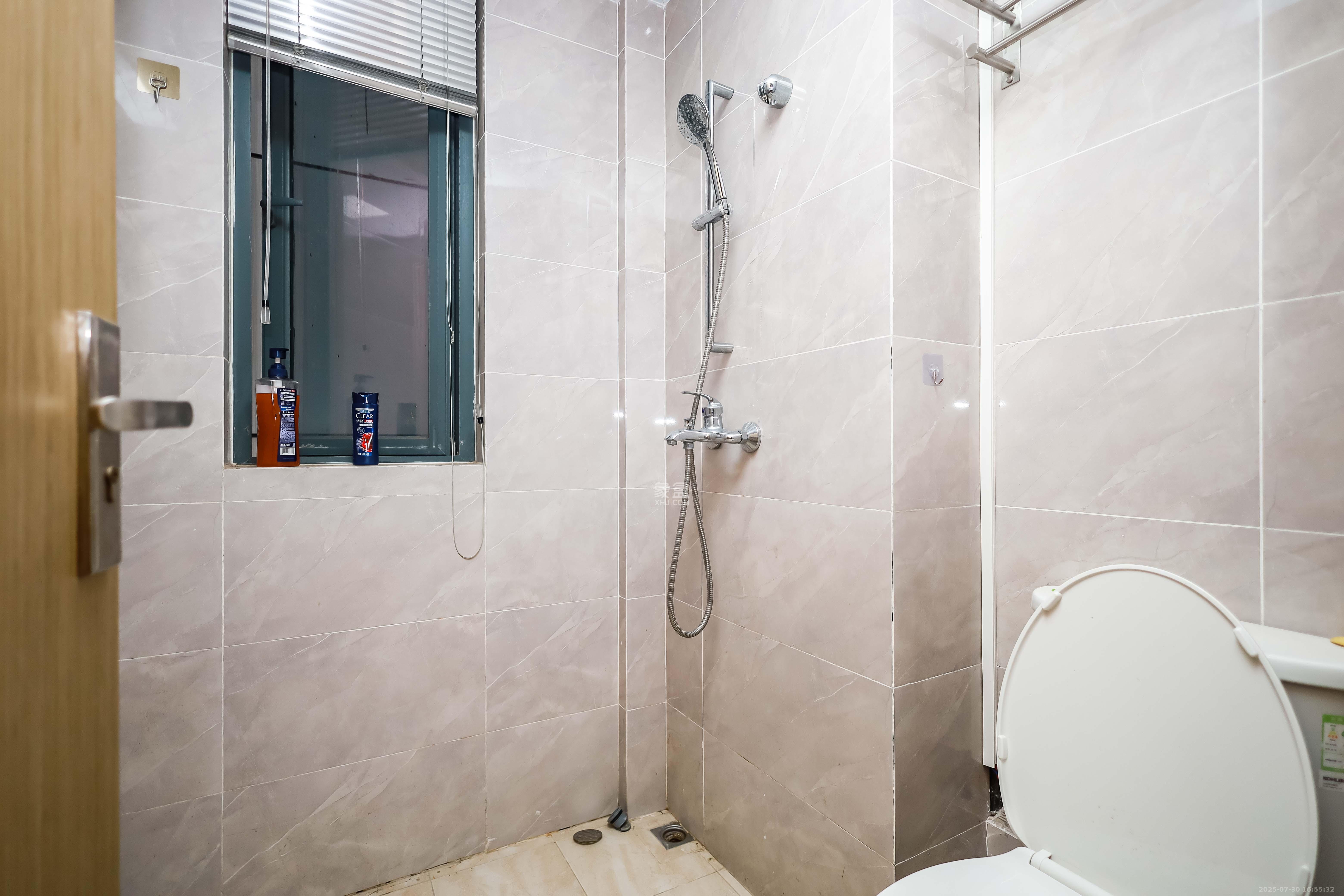 清控湖山雅居南区  3室2厅2卫    88.0万 清控湖山雅居南区  3室2厅2卫    88.0万卫生间