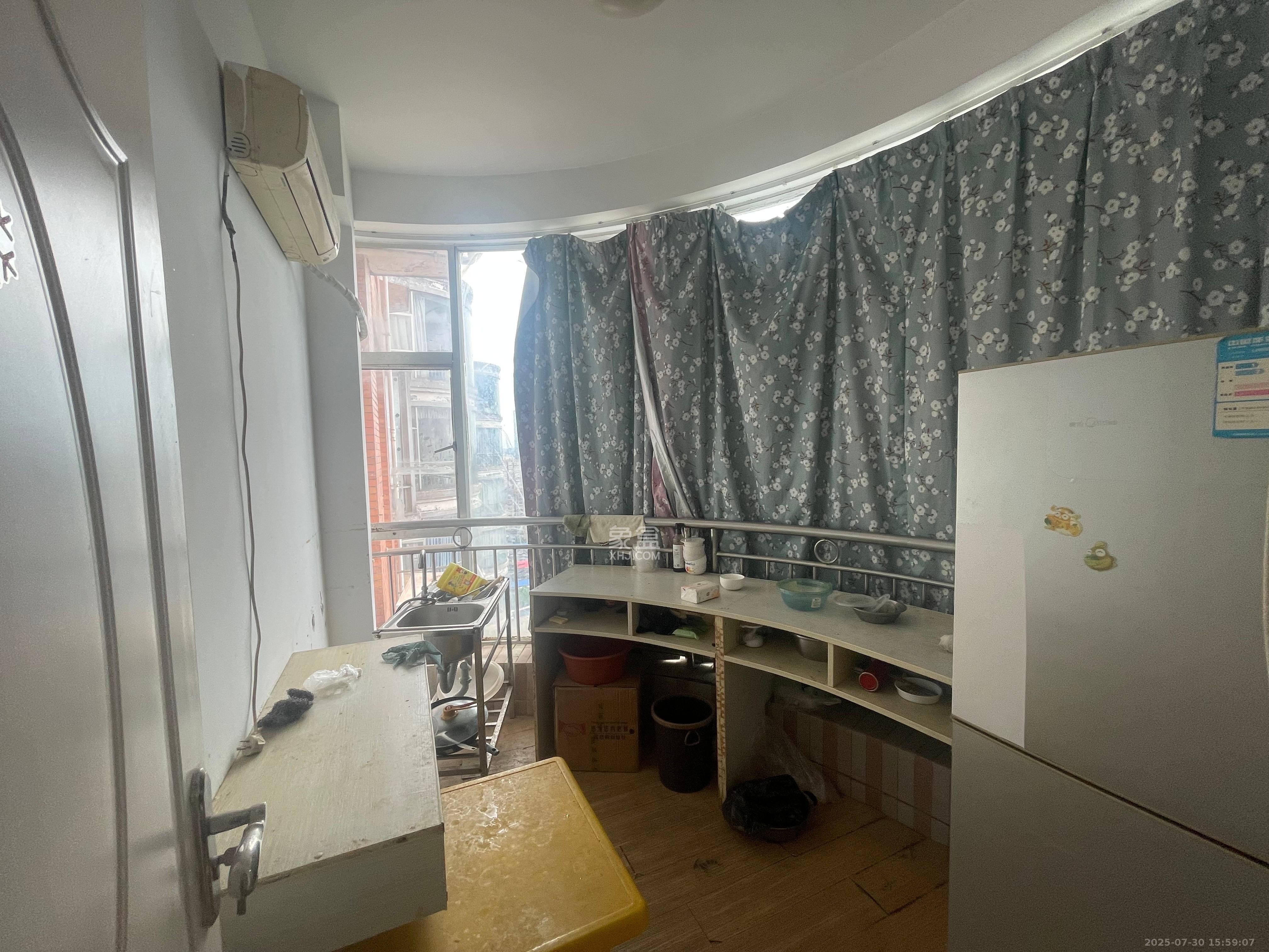 都市阳光大厦  3室2厅2卫    3500.0元/月 都市阳光大厦  3室2厅2卫    3500.0元/月室内图