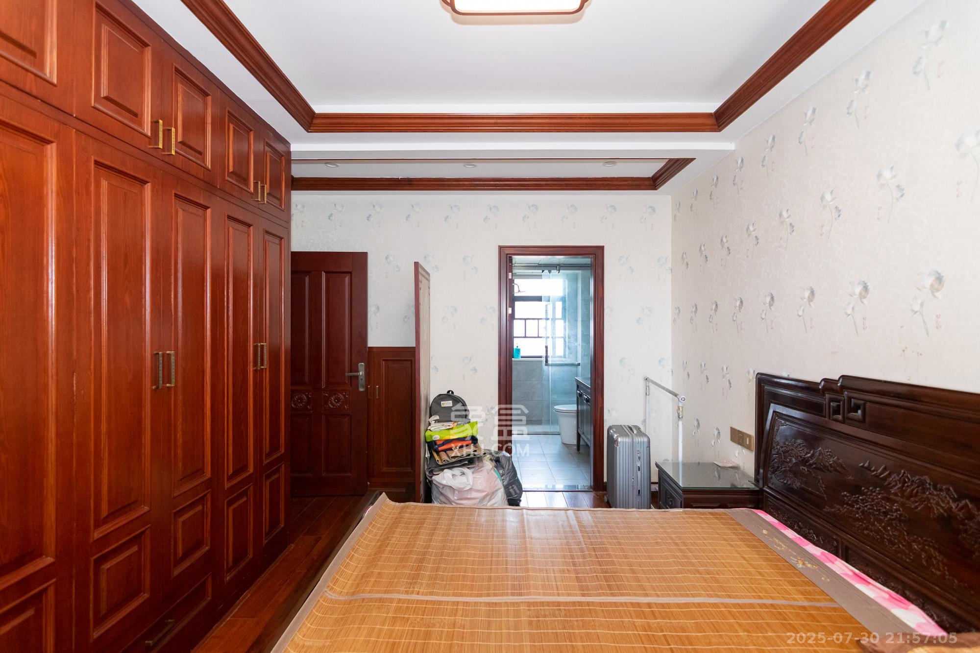 润和山水郡 4室2厅2卫 138.0万 润和山水郡 4室2厅2卫 138.0万卧室