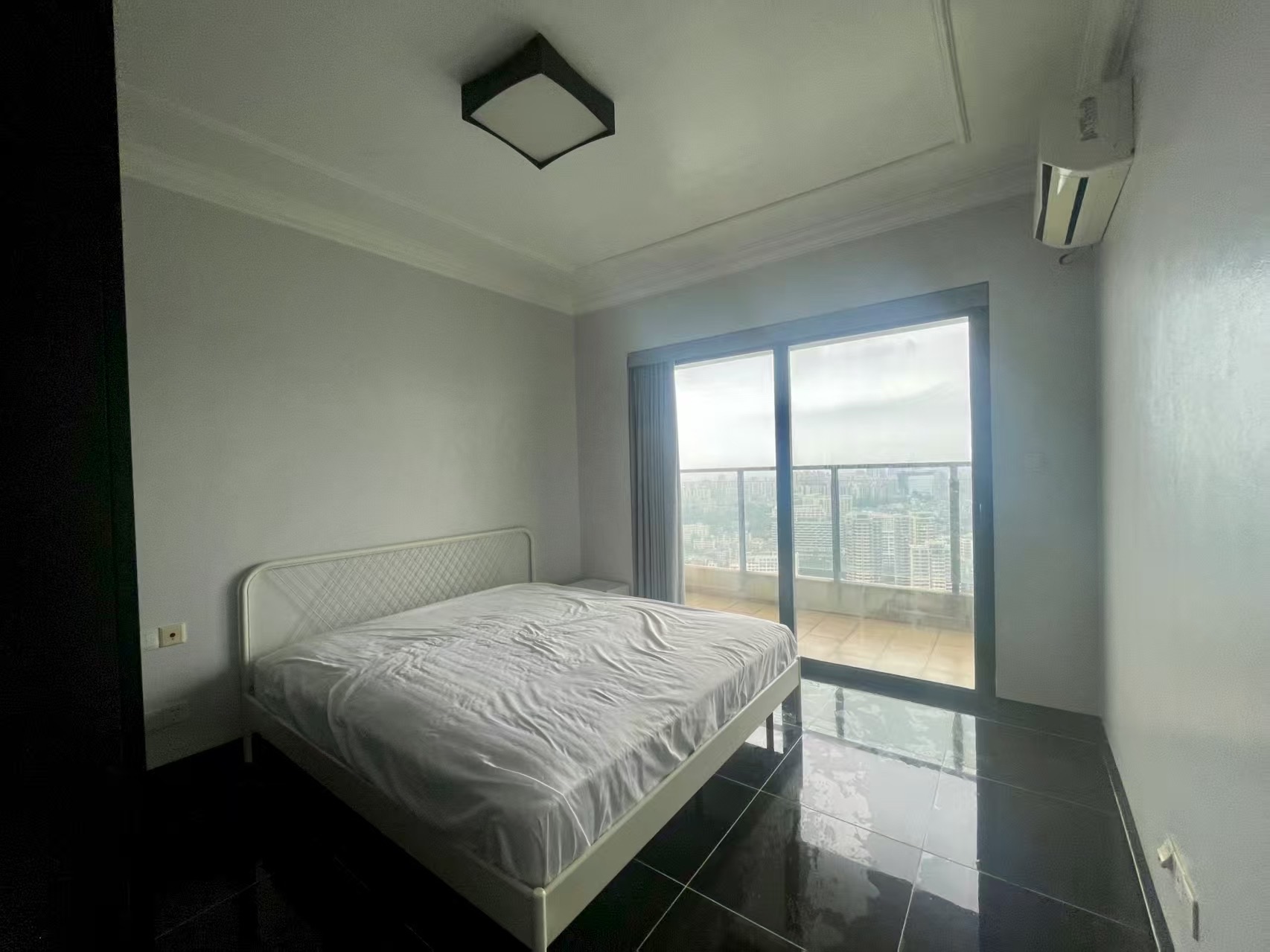 恒大外滩  3室2厅2卫    198.0万 恒大外滩  3室2厅2卫    198.0万客厅