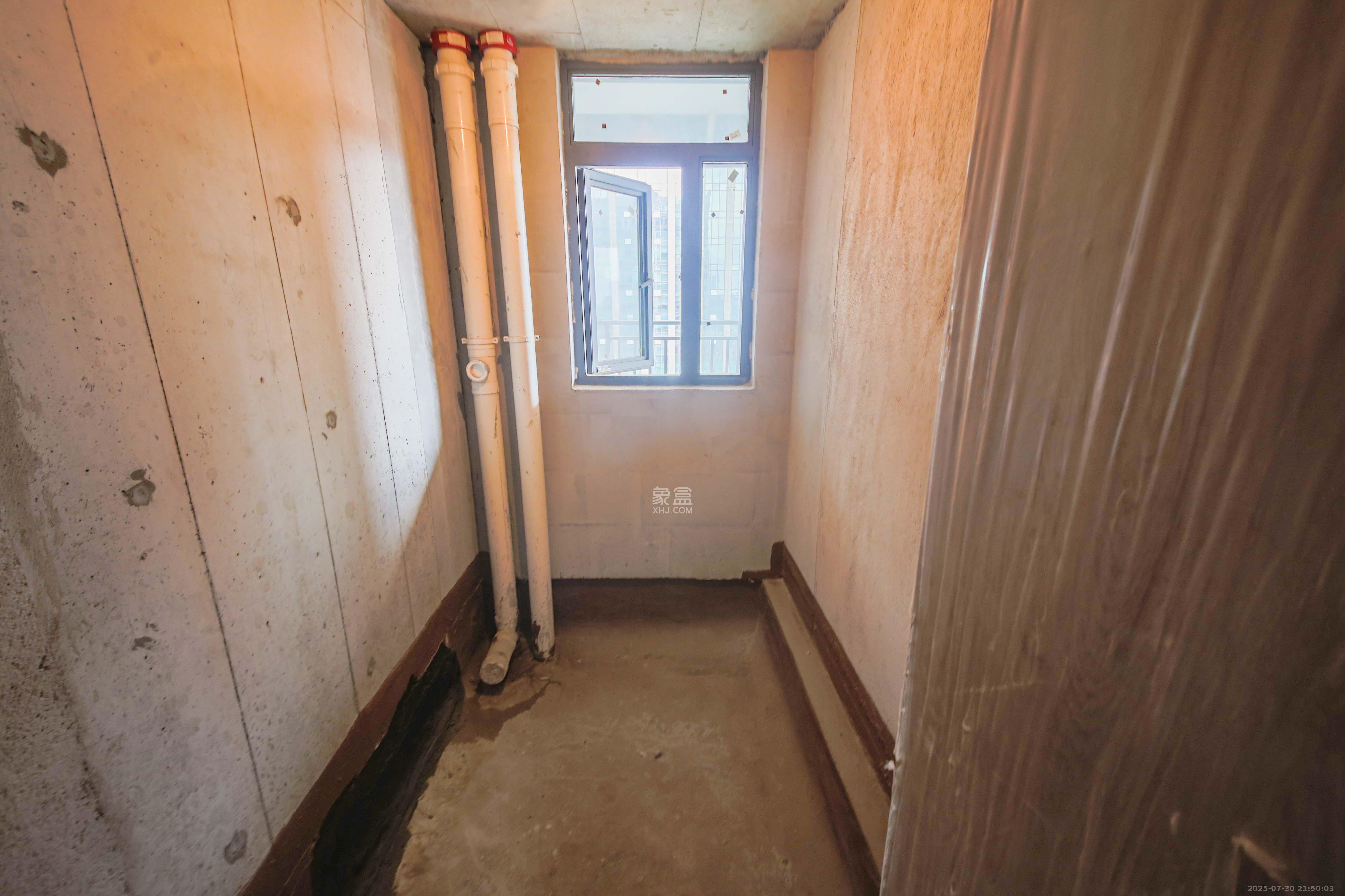 友谊青苑  5室2厅2卫    295.0万 友谊青苑  5室2厅2卫    295.0万卫生间