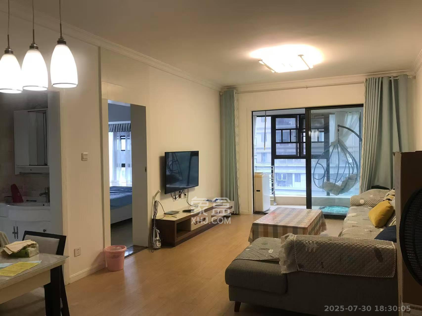 润和紫郡一期  3室2厅1卫    1800.0元/月 润和紫郡一期  3室2厅1卫    1800.0元/月