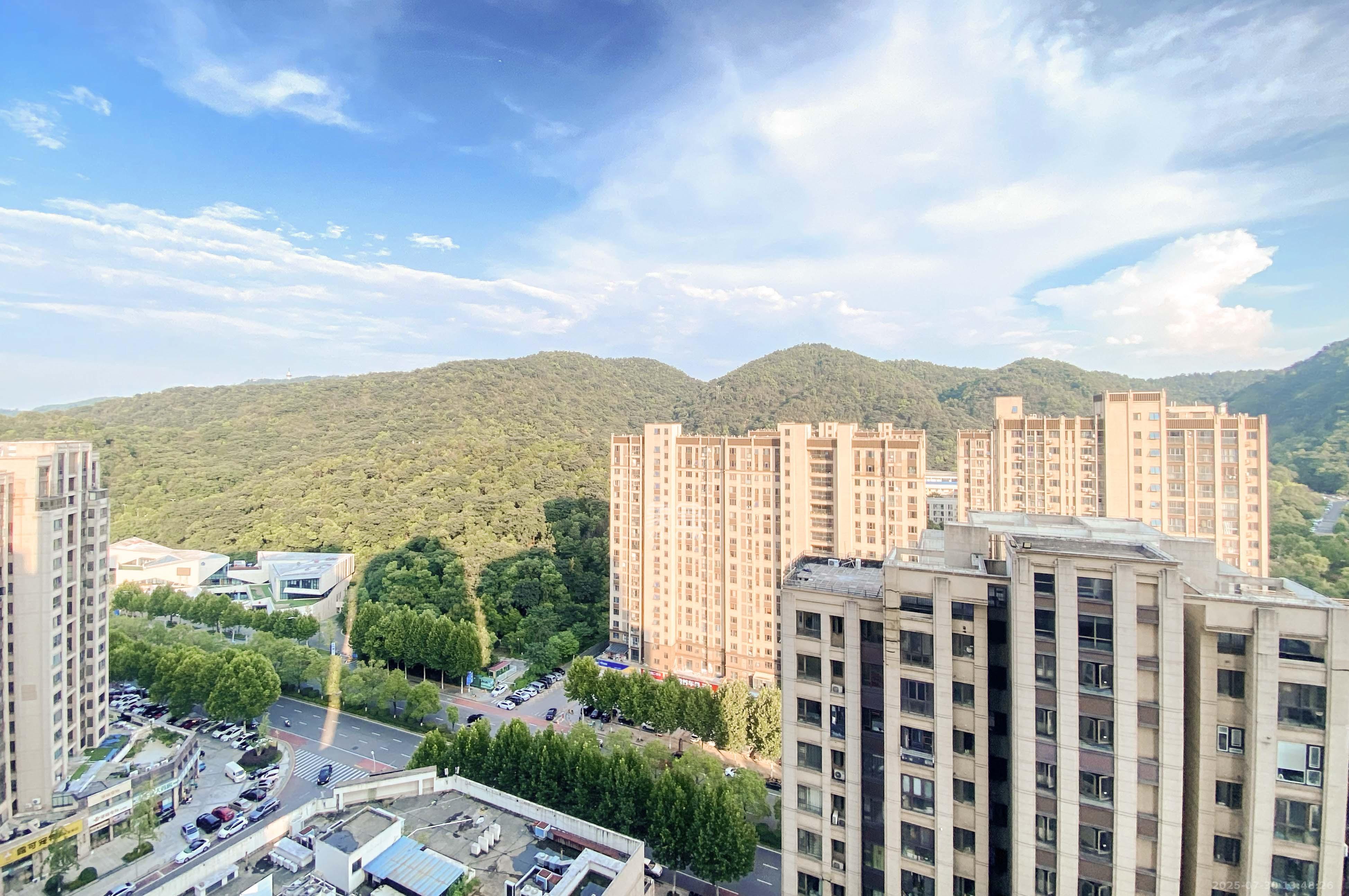 金茂梅溪湖 3室2厅2卫 178.0万 金茂梅溪湖 3室2厅2卫 178.0万其他