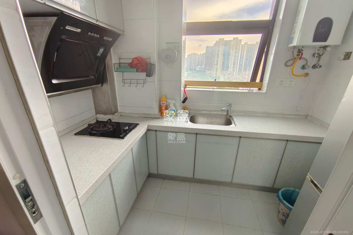 红橡华园(菲莎公馆)  1室1厅1卫    1800.0元/月 红橡华园(菲莎公馆)  1室1厅1卫    1800.0元/月室内图