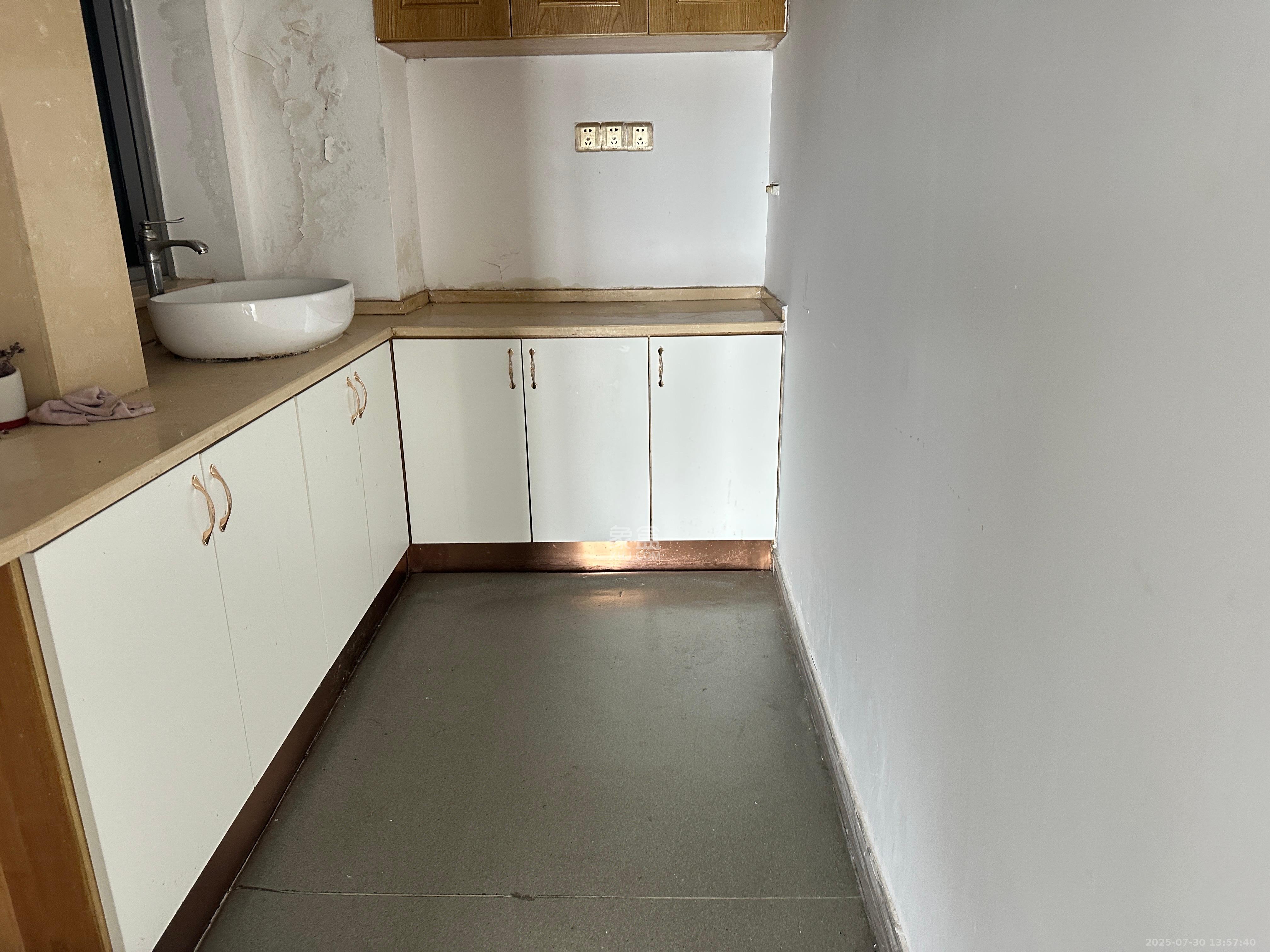 保利国际广场 1室1厅1卫 4000.0元/月 保利国际广场 1室1厅1卫 4000.0元/月室内图