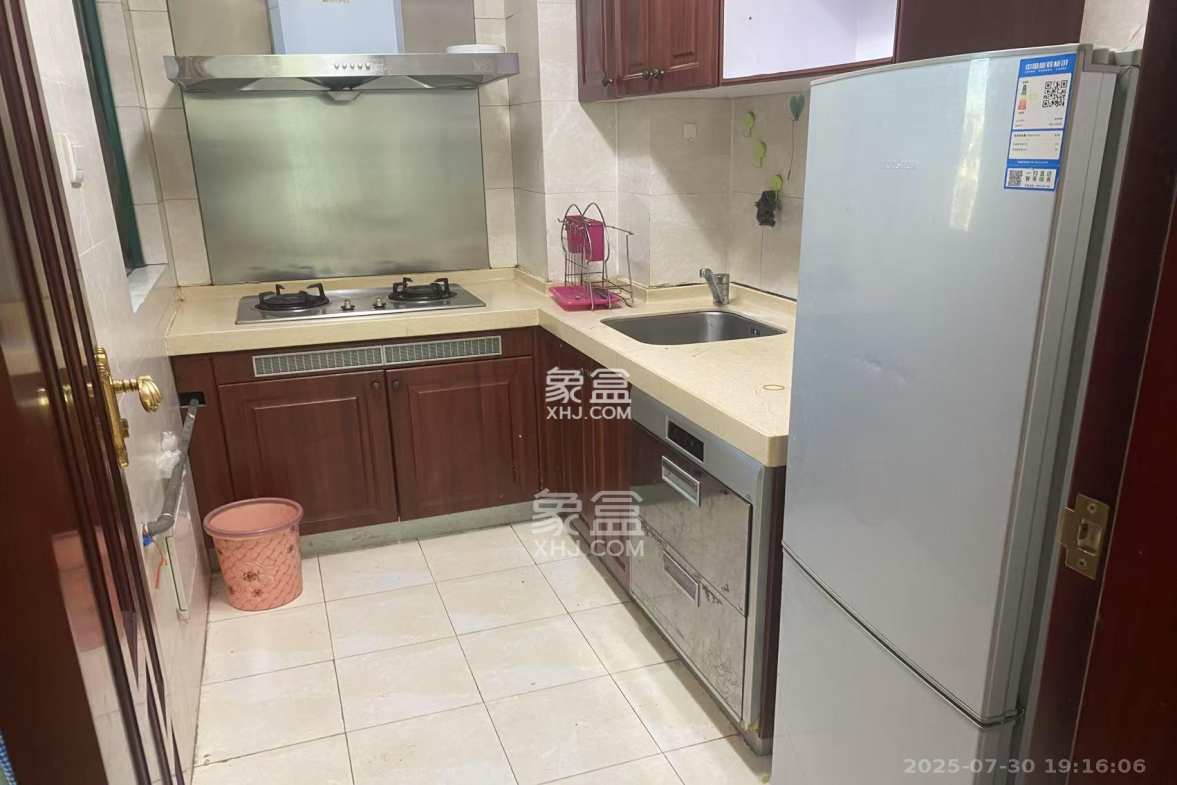 恒大华府 3室2厅1卫 2300.0元/月 恒大华府 3室2厅1卫 2300.0元/月室内图