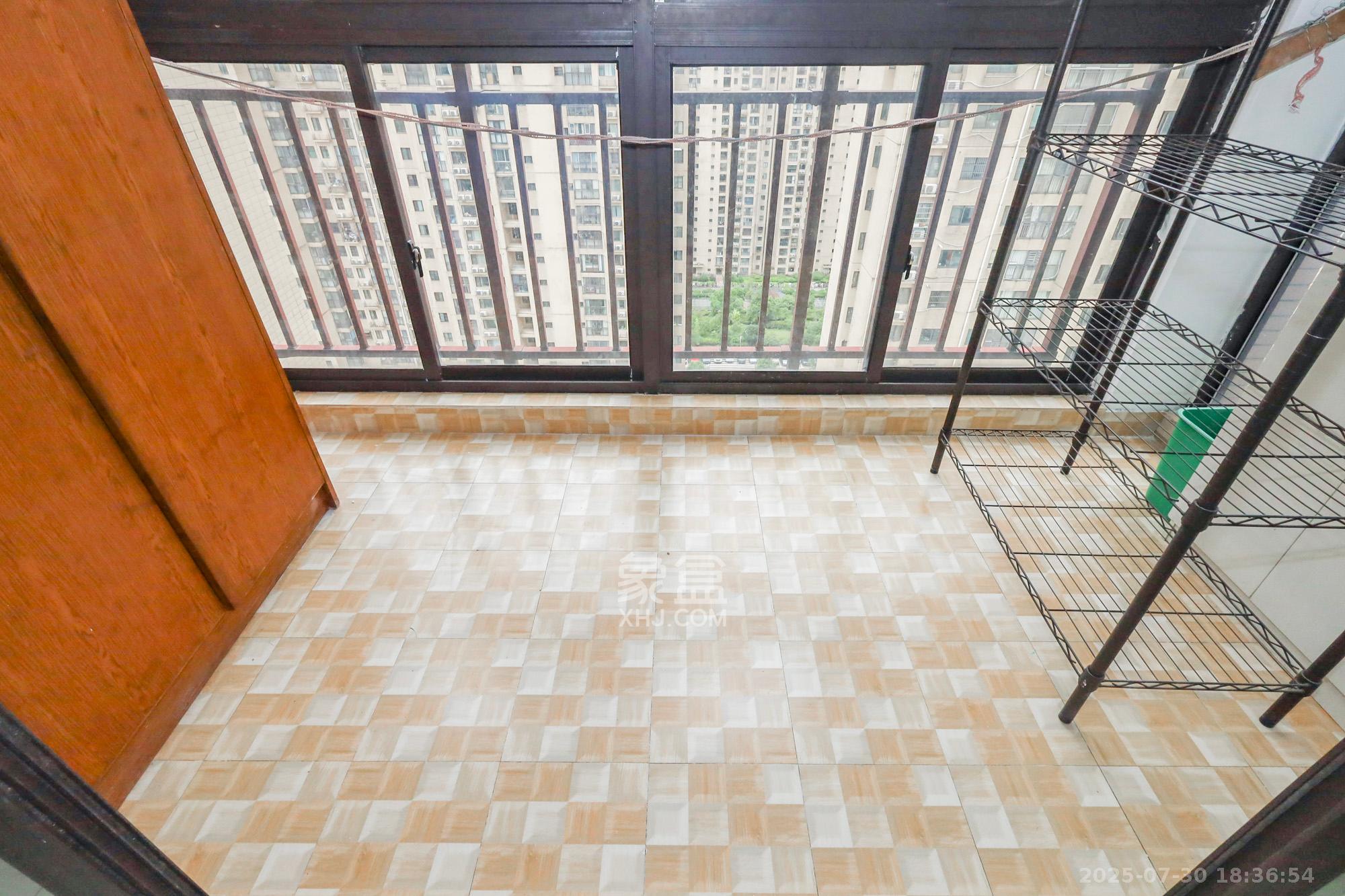 钰龙天下二期(钰龙佳园) 3室2厅2卫 248.0万 钰龙天下二期(钰龙佳园) 3室2厅2卫 248.0万阳台