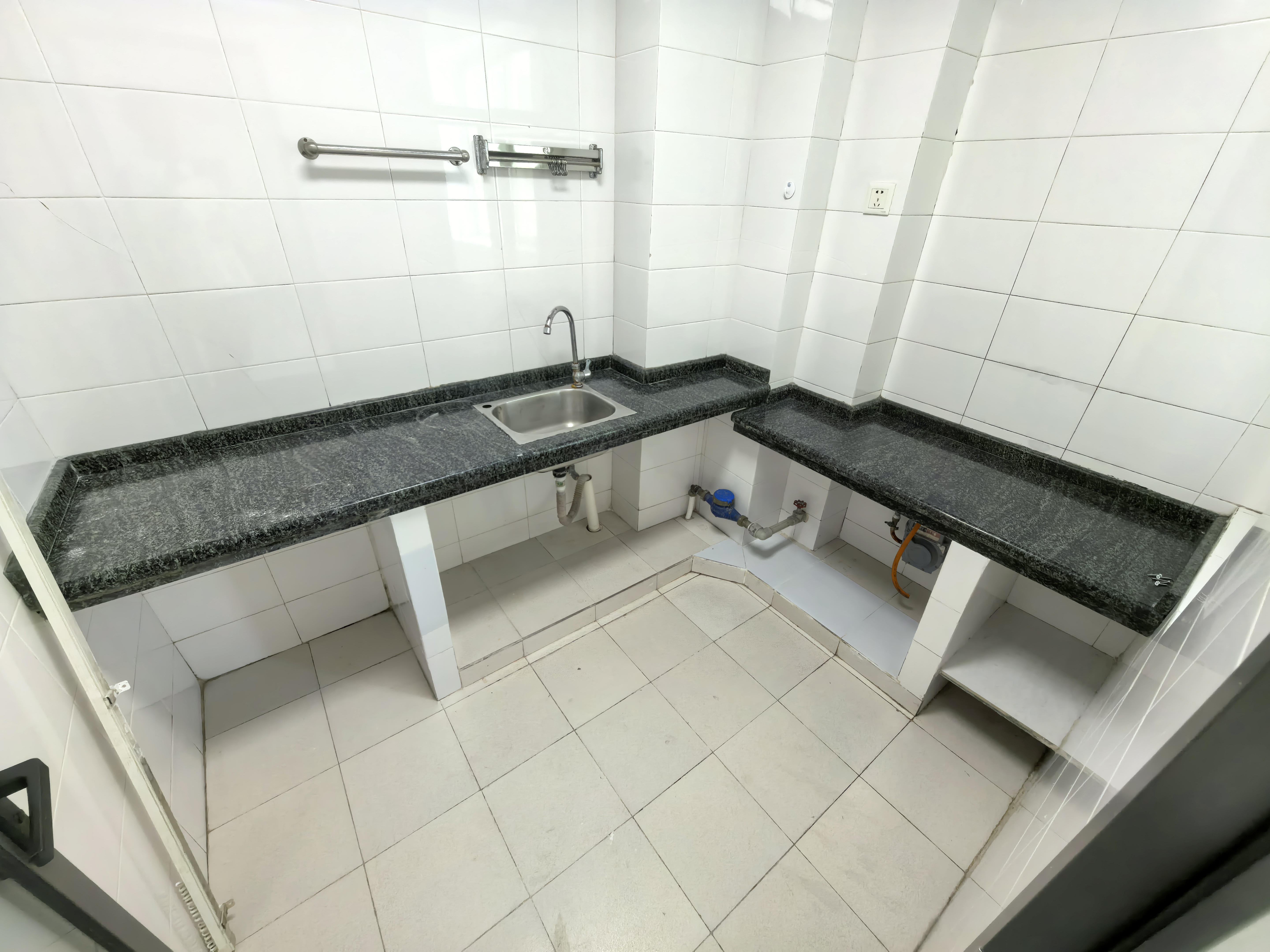 城市精英 1室0厅1卫 1300.0元/月 城市精英 1室0厅1卫 1300.0元/月室内图