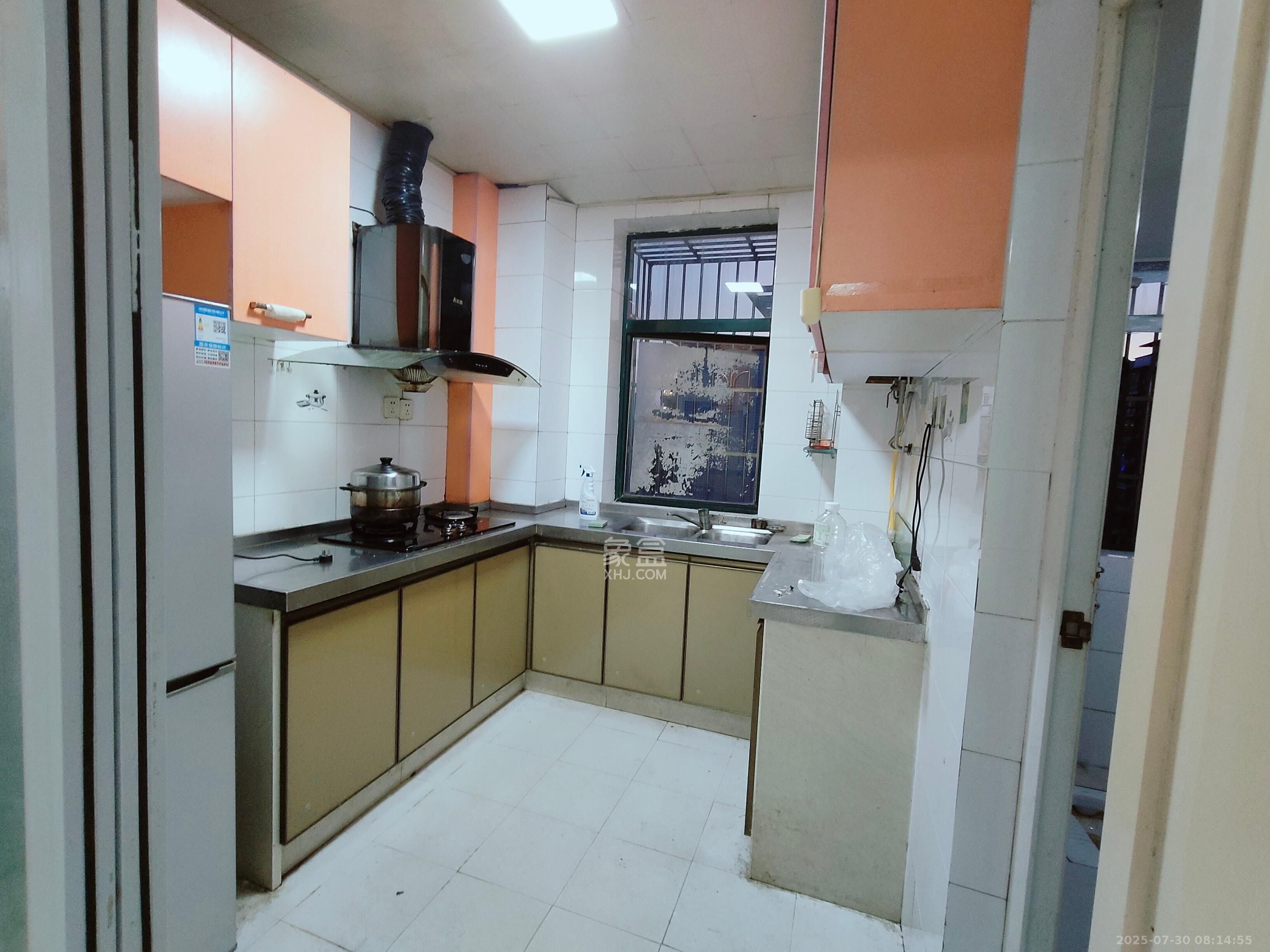 永宏佳园  3室1厅2卫    2700.0元/月 永宏佳园  3室1厅2卫    2700.0元/月室内图