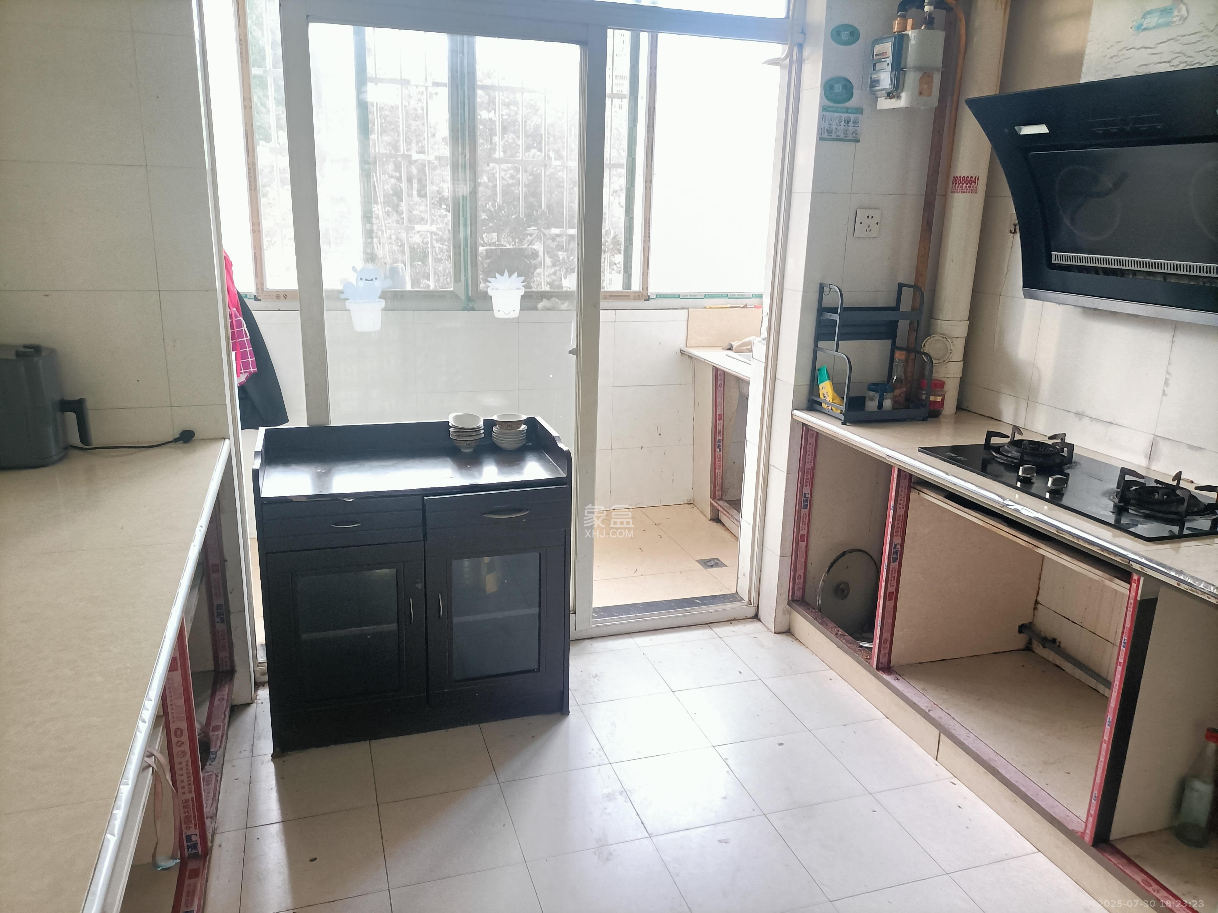 枫林绿洲  4室2厅2卫    2100.0元/月室内图