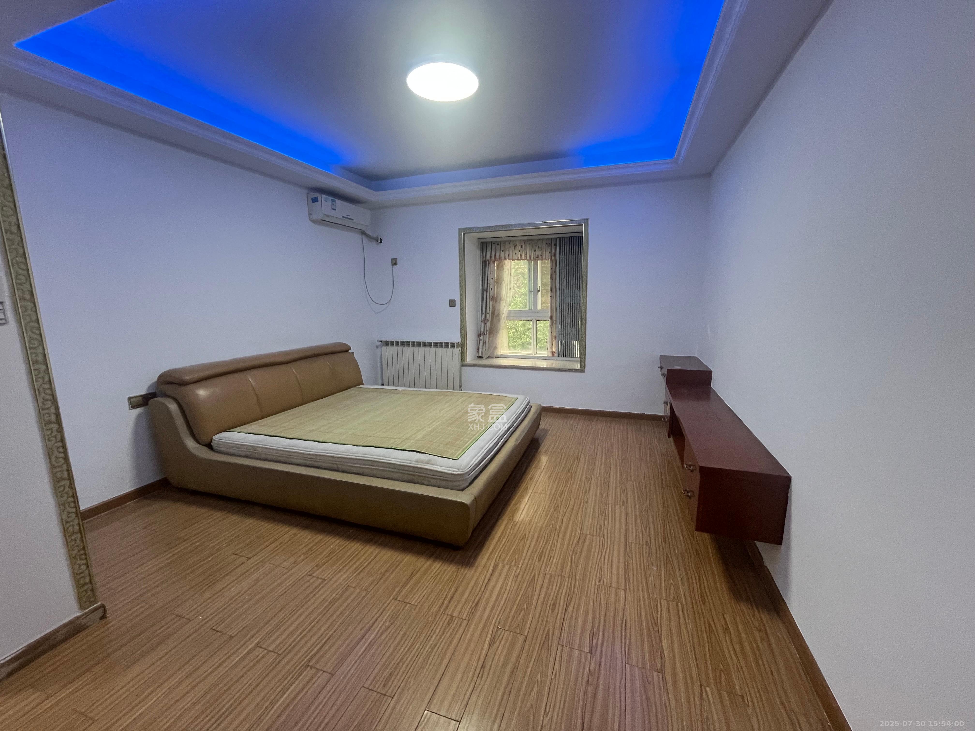 上河国际C区  4室2厅2卫    3200.0元/月室内图