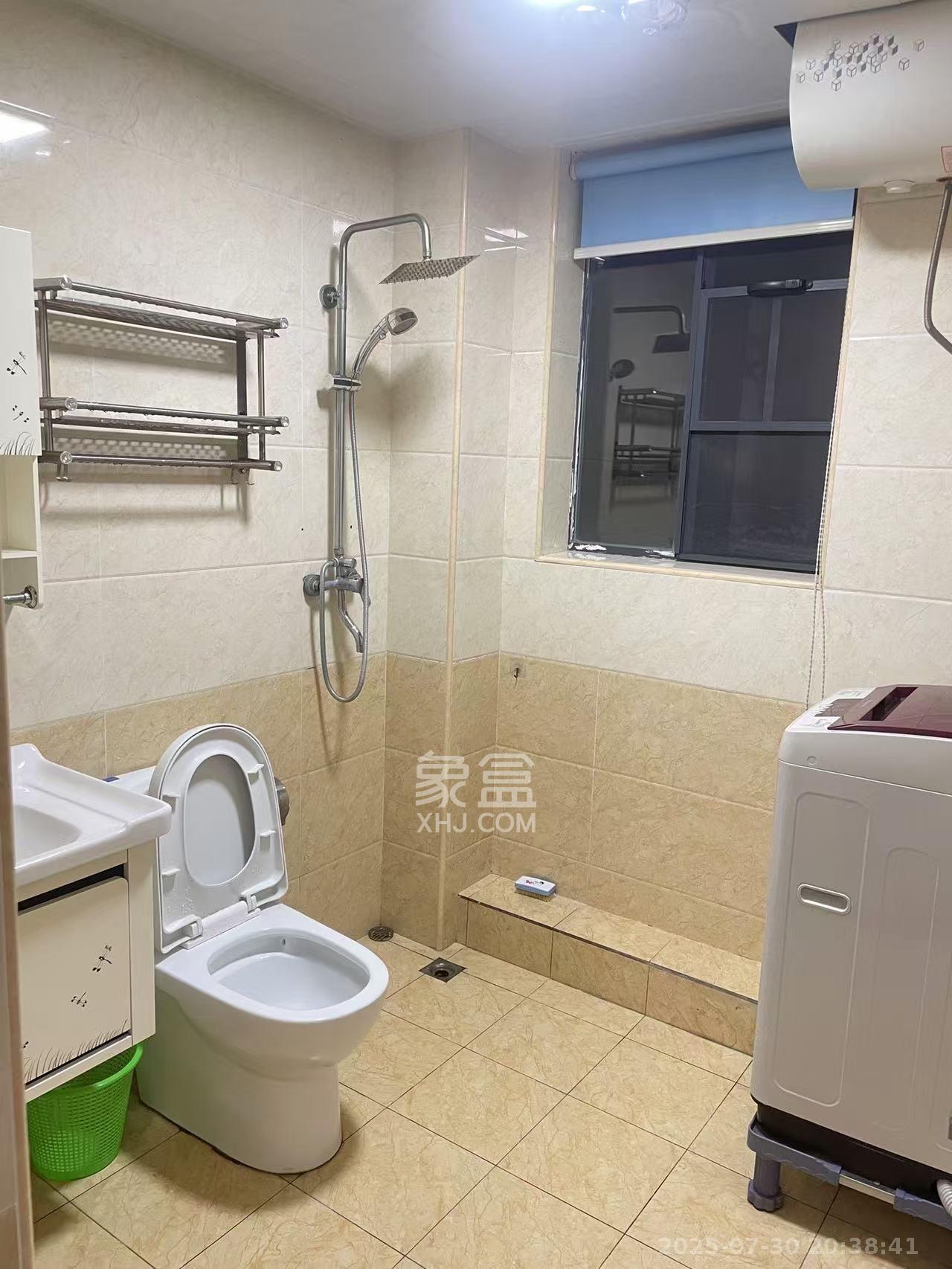 湘府名邸(同力家园) 4室0厅0卫 2800.0元/月 湘府名邸(同力家园) 4室0厅0卫 2800.0元/月室内图