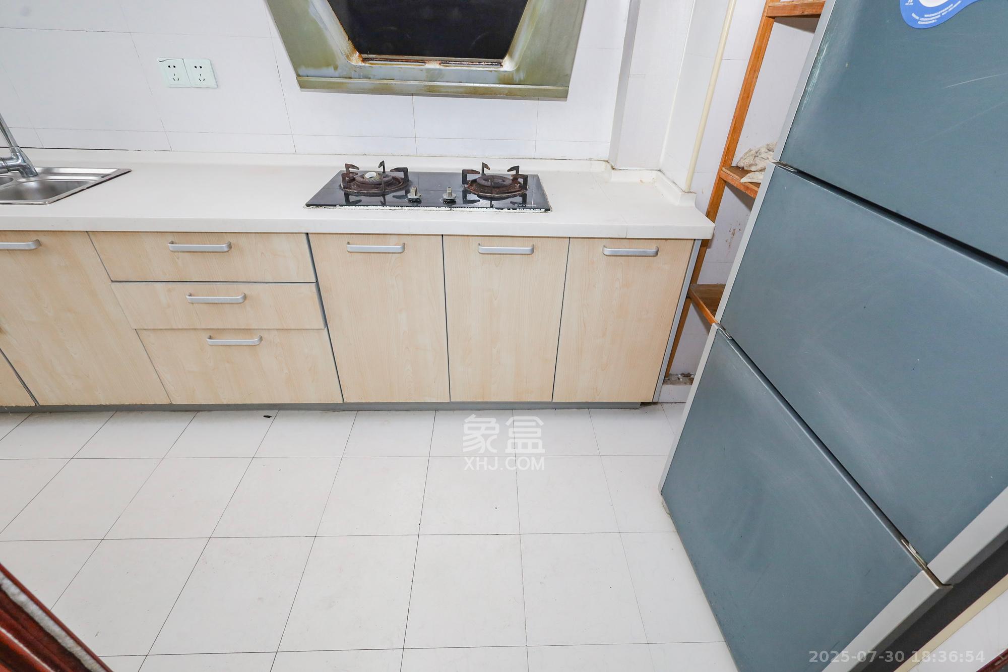 钰龙天下二期(钰龙佳园) 3室2厅2卫 248.0万 钰龙天下二期(钰龙佳园) 3室2厅2卫 248.0万厨房