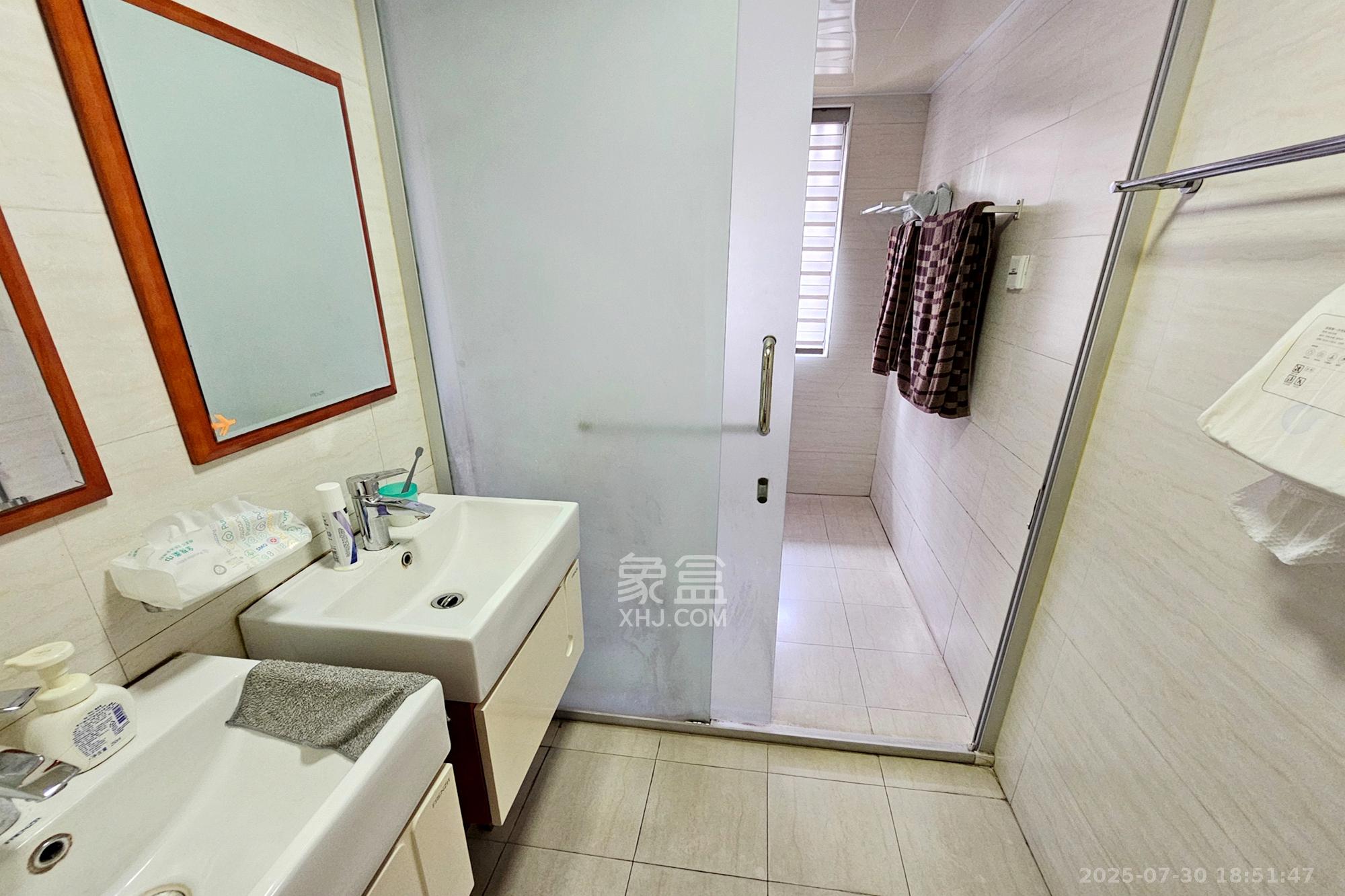 融科檀香山(融科紫檀、香山国际) 5室2厅3卫 280.0万 融科檀香山(融科紫檀、香山国际) 5室2厅3卫 280.0万卫生间