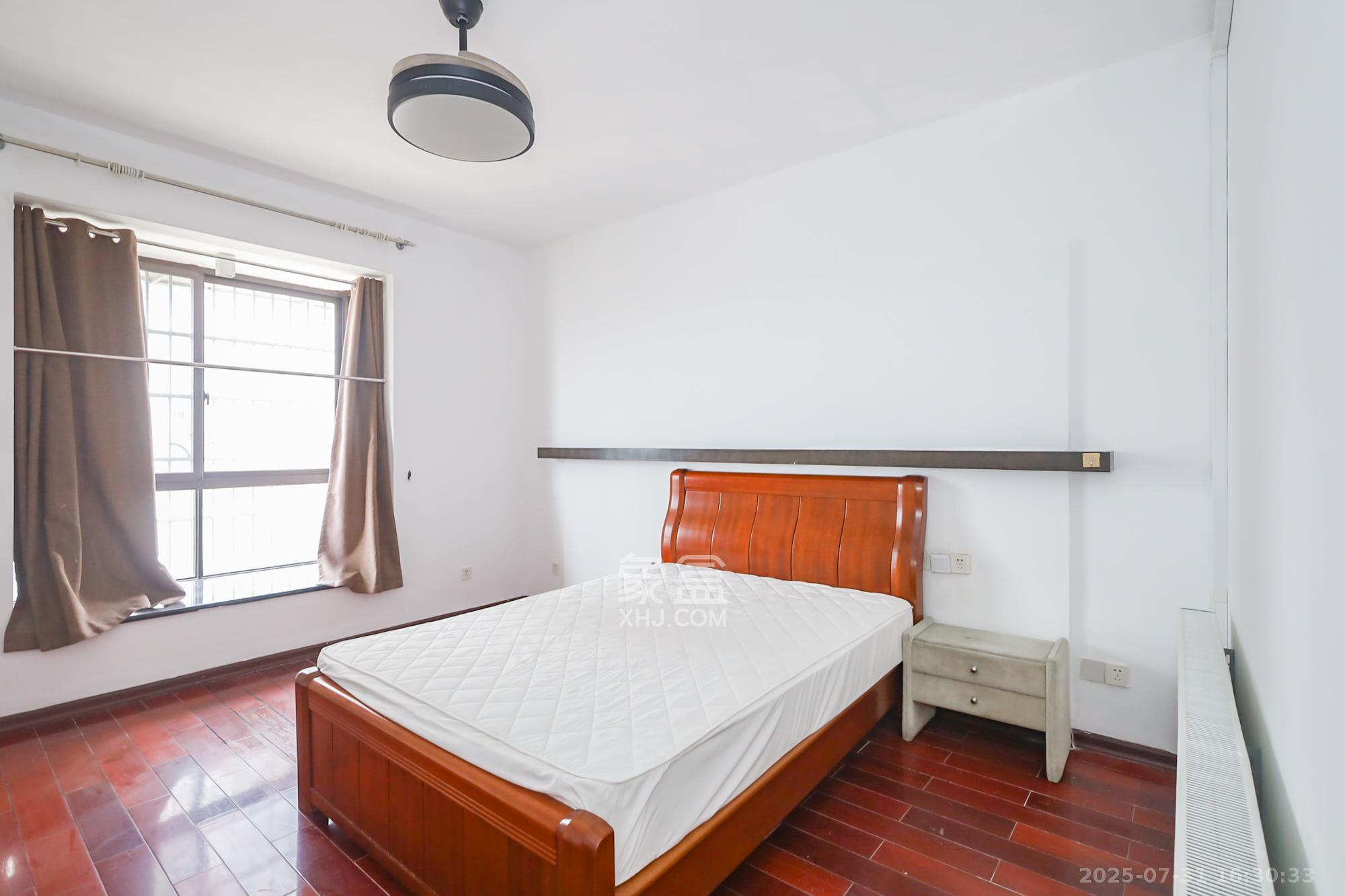 雄海花园  4室2厅1卫    149.88万卧室