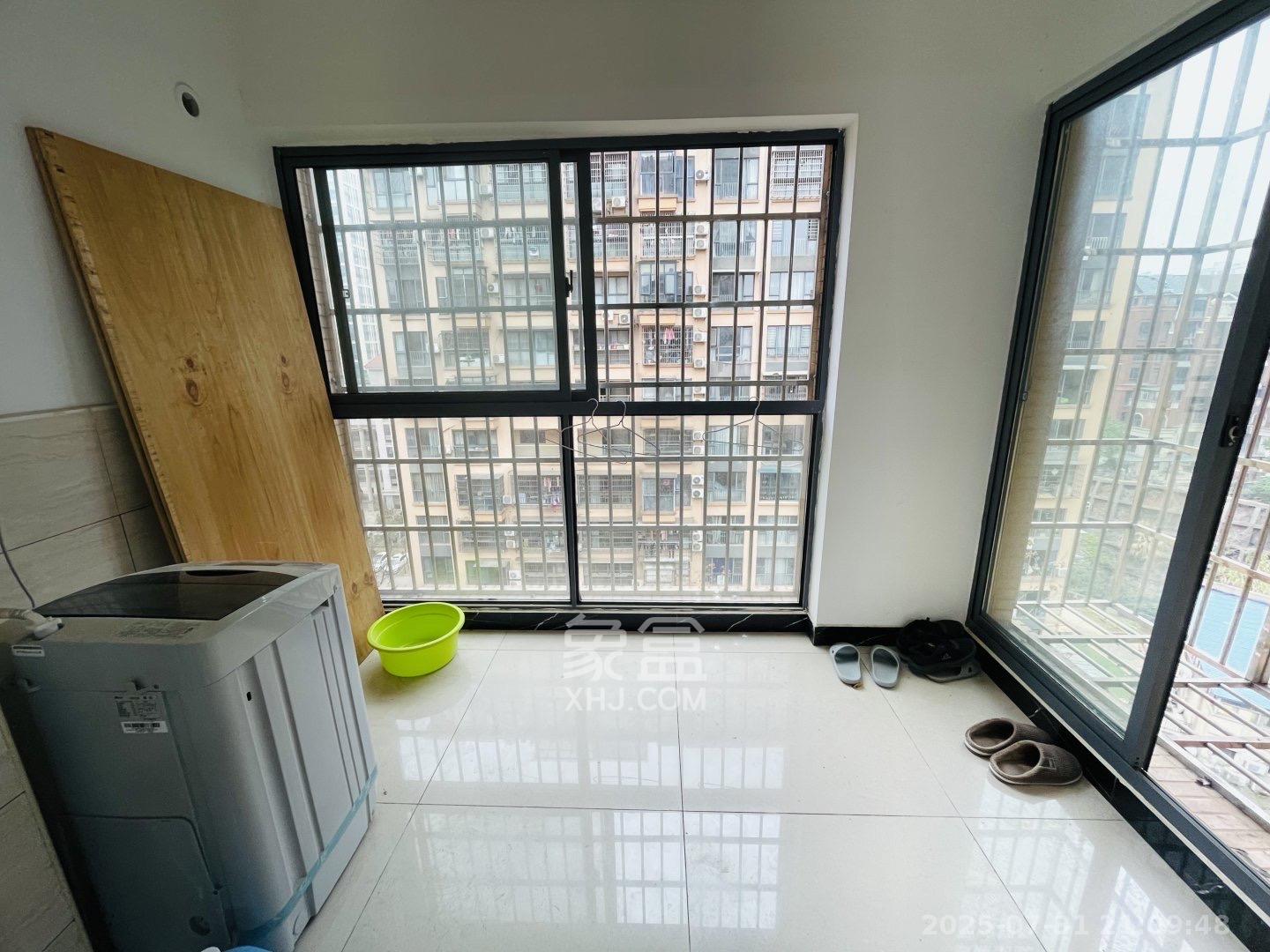 中城丽景香山园 3室2厅1卫 3200.0元/月 中城丽景香山园 3室2厅1卫 3200.0元/月室内图