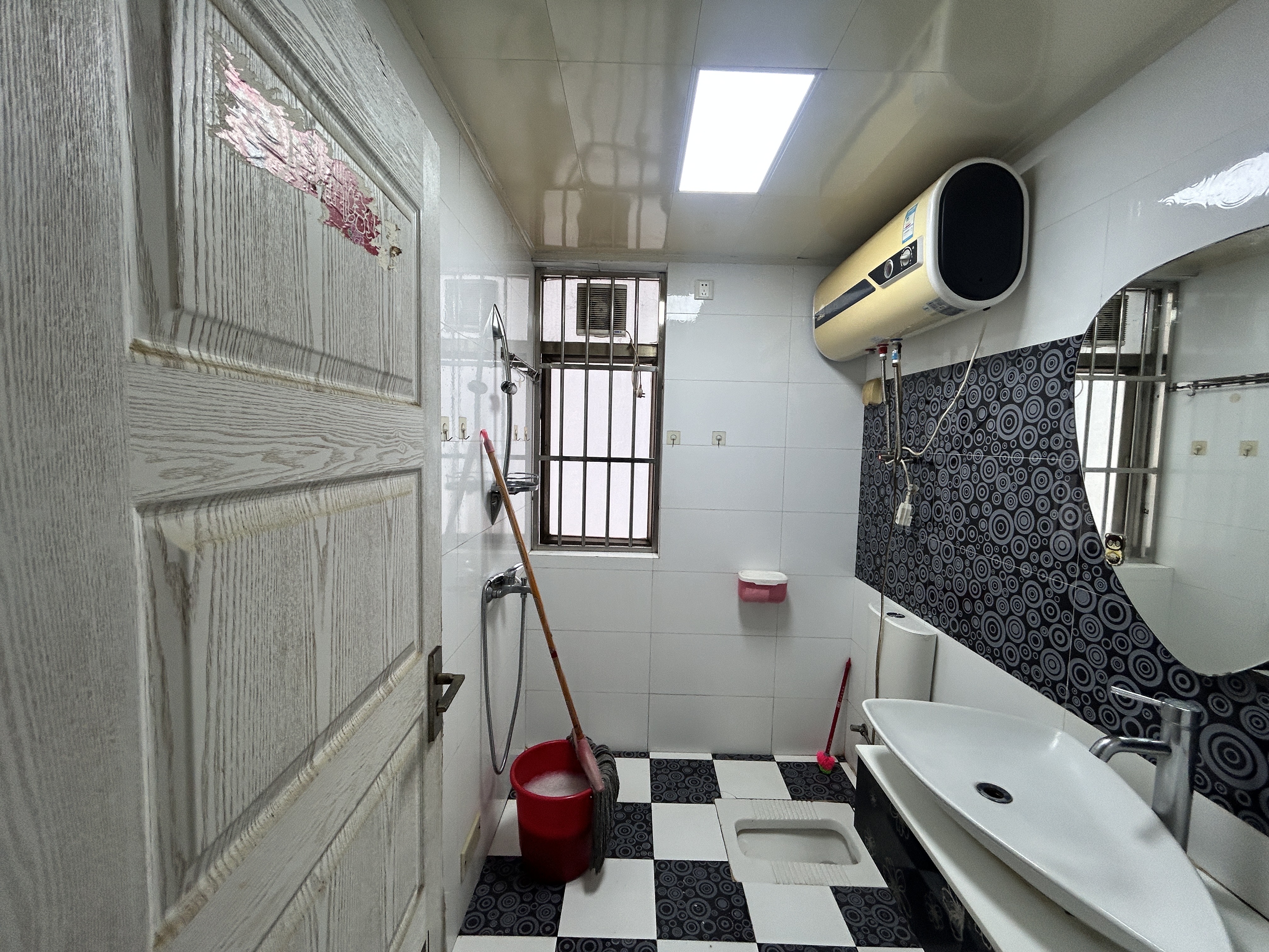 夏瑶花苑 1室1厅1卫 1600.0元/月 夏瑶花苑 1室1厅1卫 1600.0元/月室内图