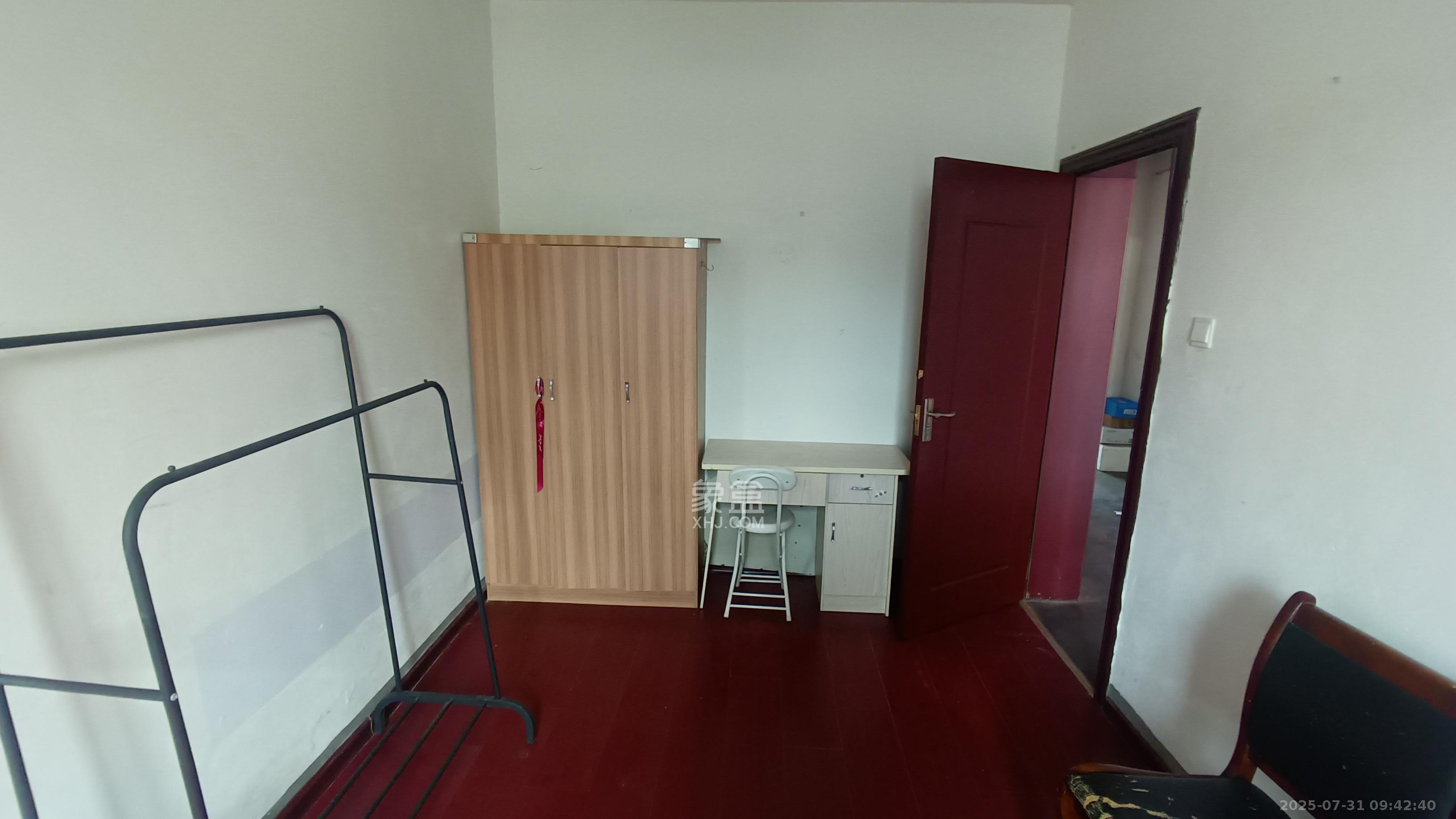 天峰名苑  2室2厅1卫    2400.0元/月室内图