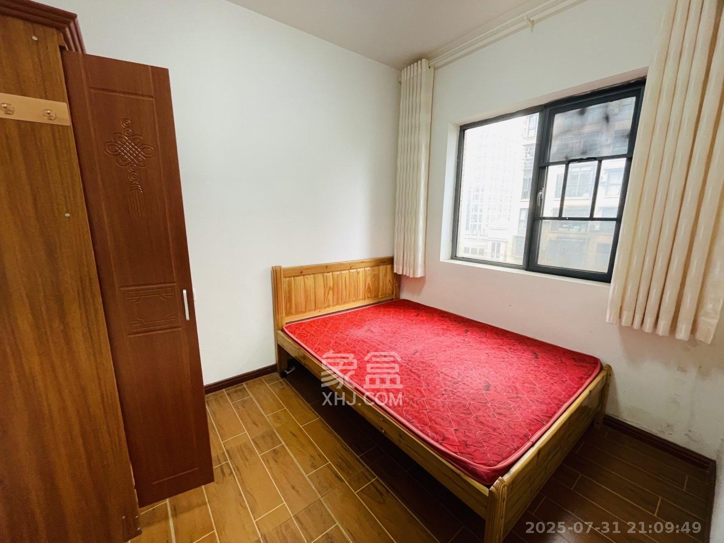 中城丽景香山园 3室2厅1卫 3200.0元/月 中城丽景香山园 3室2厅1卫 3200.0元/月室内图