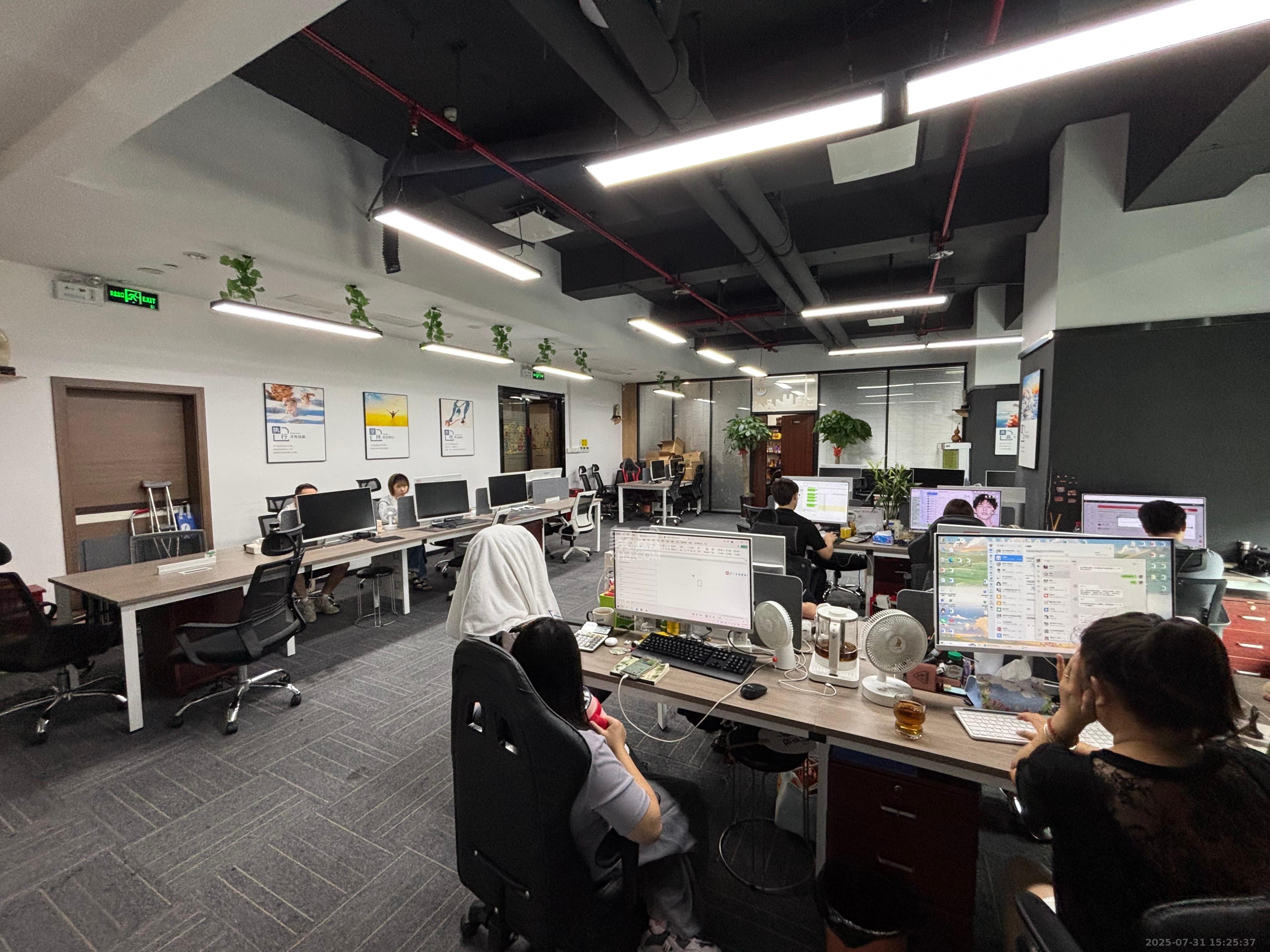 运达中央广场一、二期 3室1厅1卫 26000.0元/月 运达中央广场一、二期 3室1厅1卫 26000.0元/月室内图