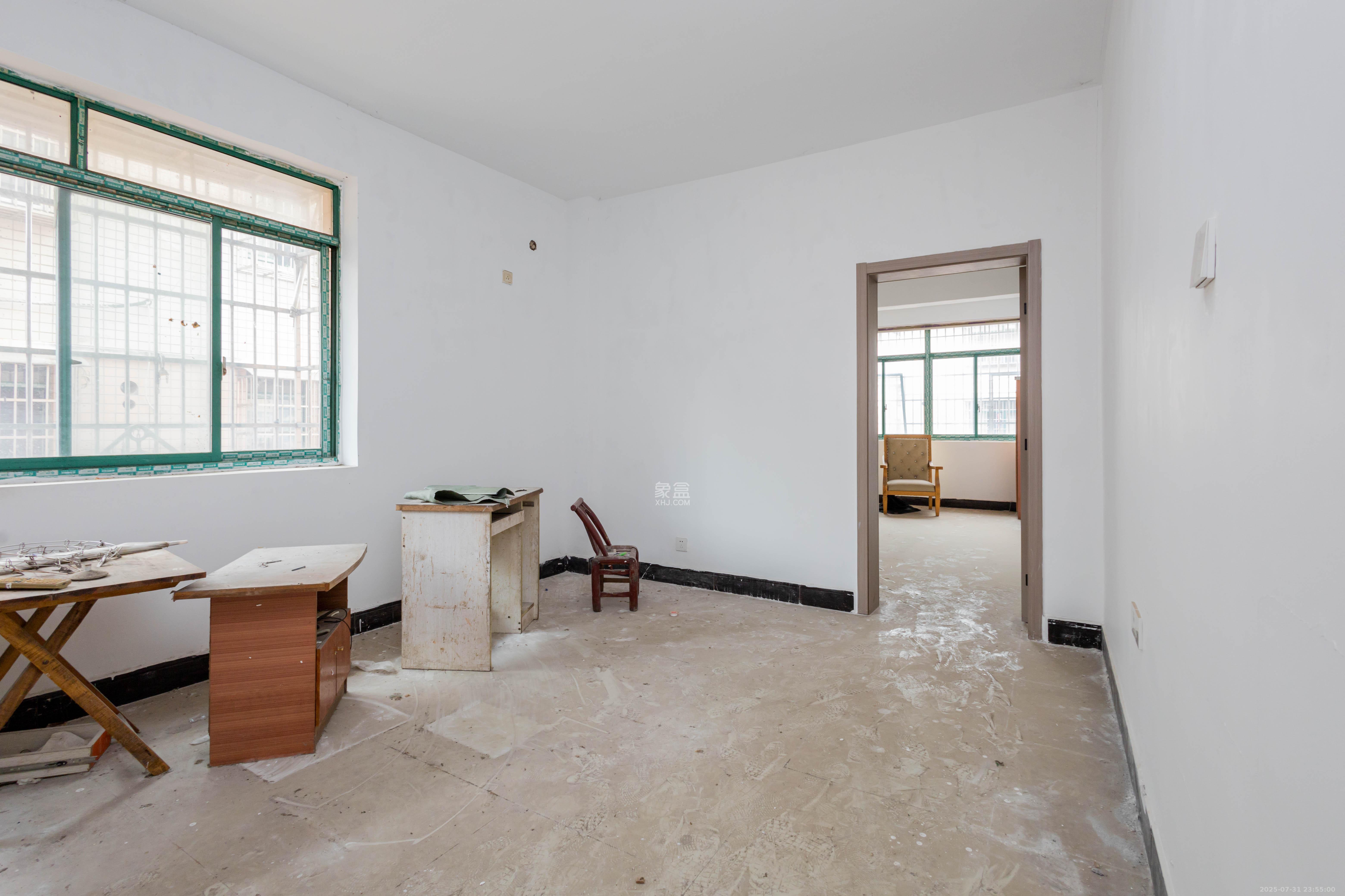 星沙国际物流园/泉星社区 3室2厅2卫 30.7万 星沙国际物流园/泉星社区 3室2厅2卫 30.7万客厅