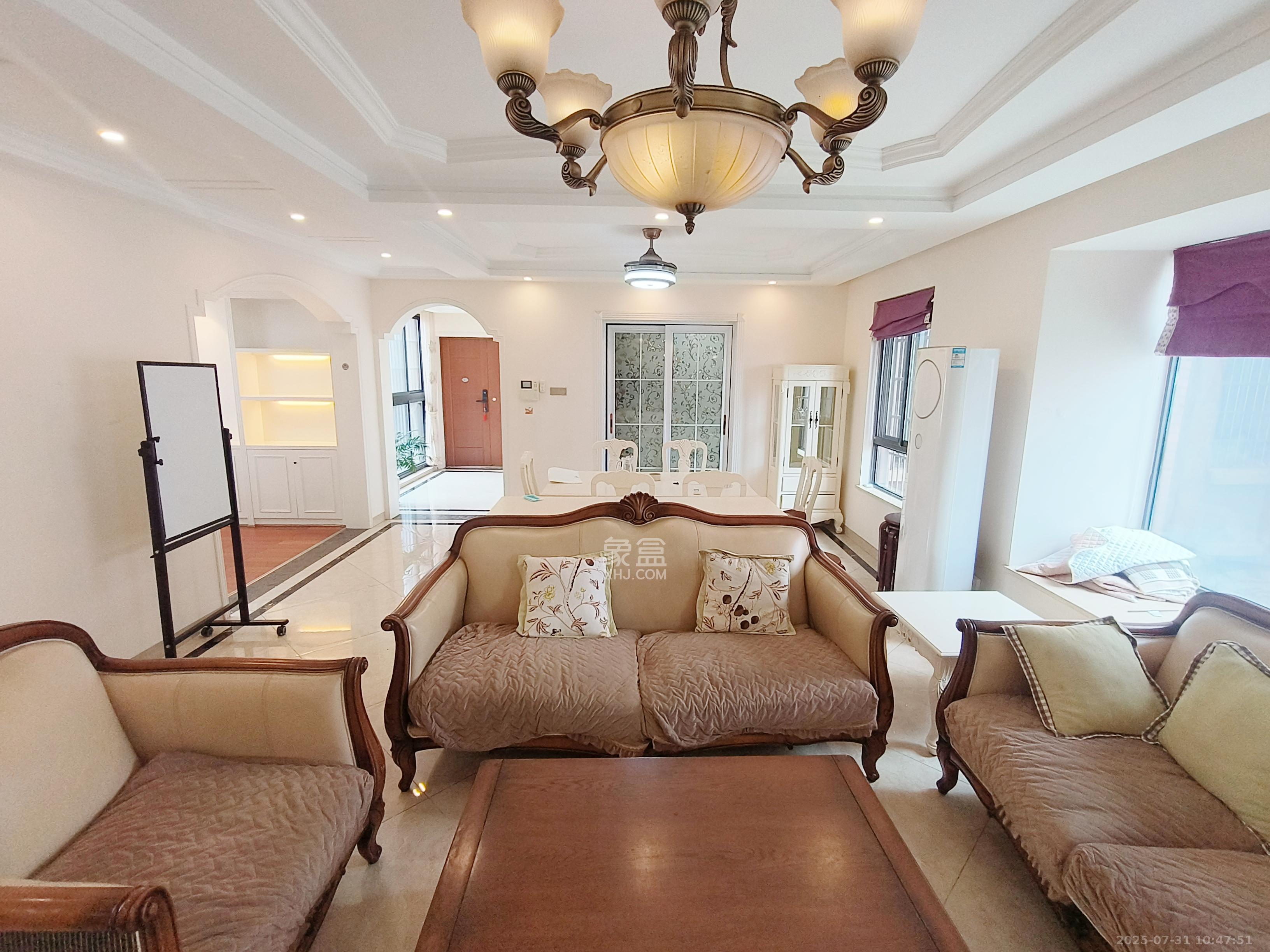 华润凤凰城二期 4室2厅2卫 4000.0元/月 华润凤凰城二期 4室2厅2卫 4000.0元/月室内图