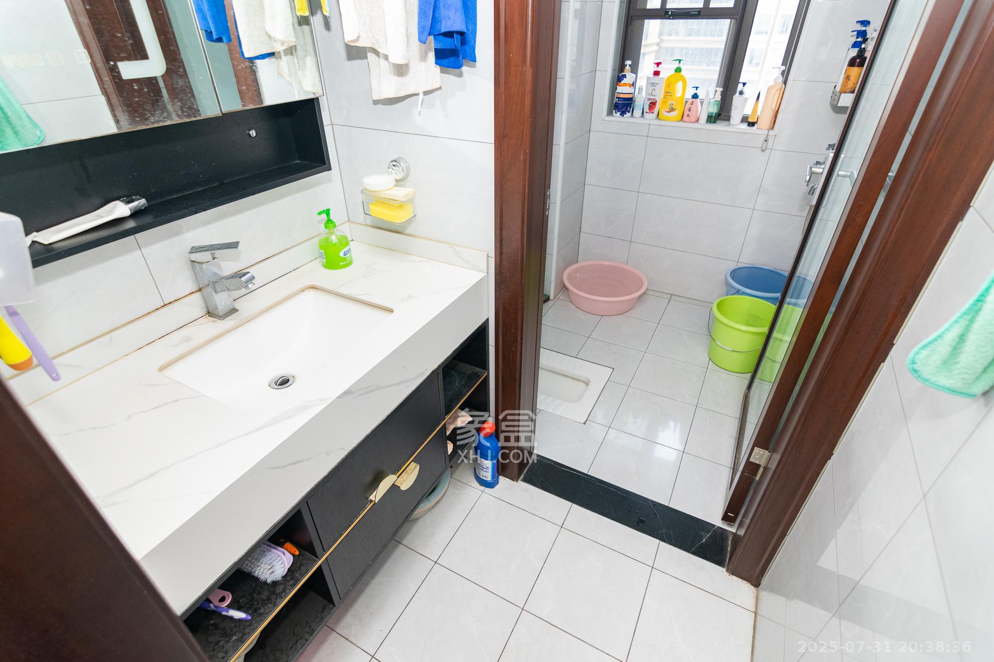 润和美郡（润和紫郡五期）  4室2厅2卫    128.0万卫生间