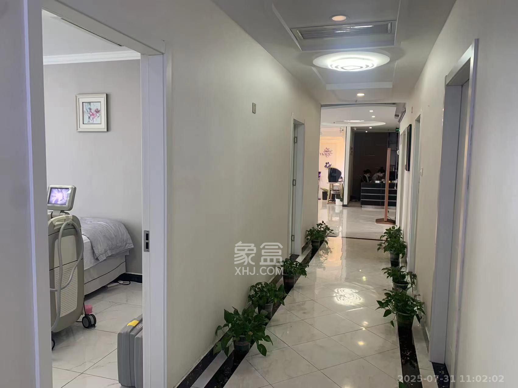 万达广场   224.42㎡      12000.0元/月室内图