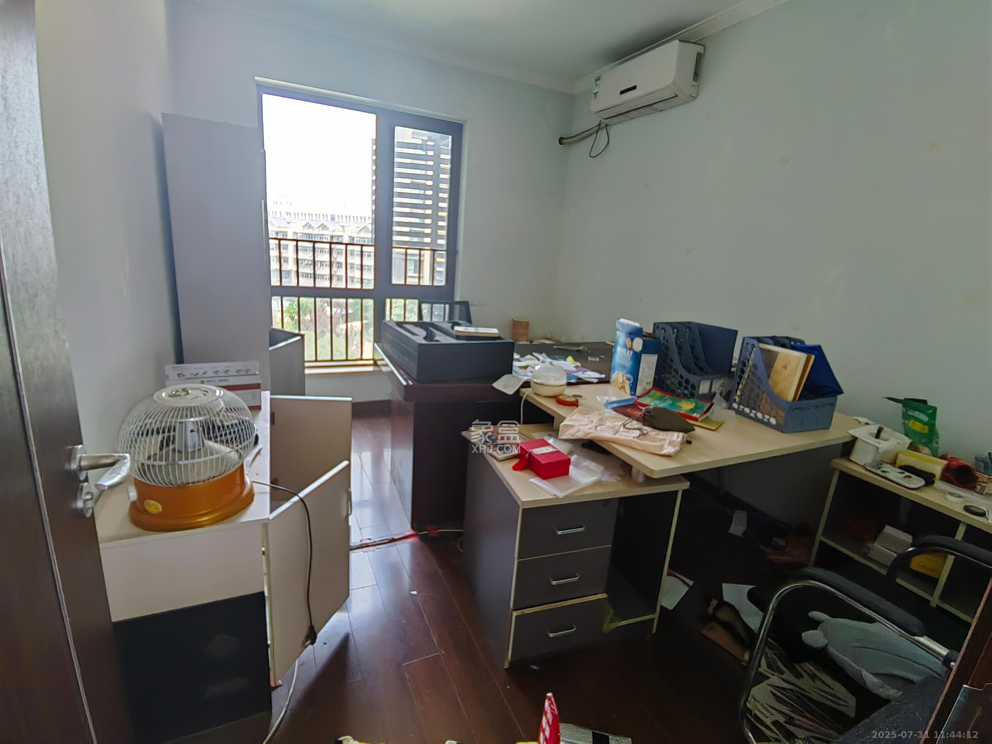 万科金域缇香  4室2厅2卫    3600.0元/月室内图