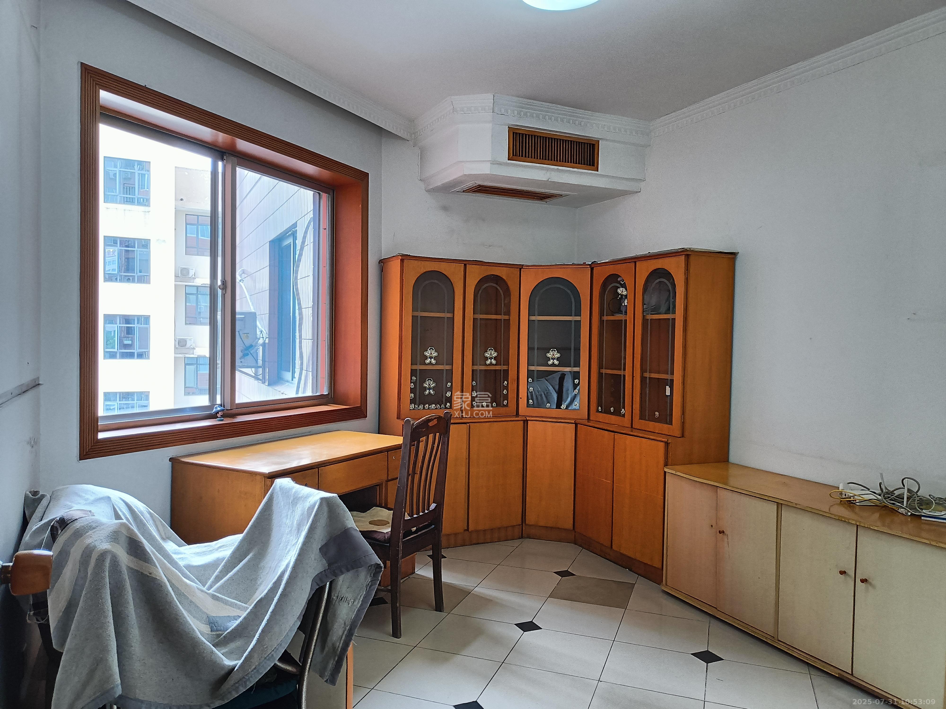 交通厅宿舍 4室2厅2卫 3500.0元/月 交通厅宿舍 4室2厅2卫 3500.0元/月室内图