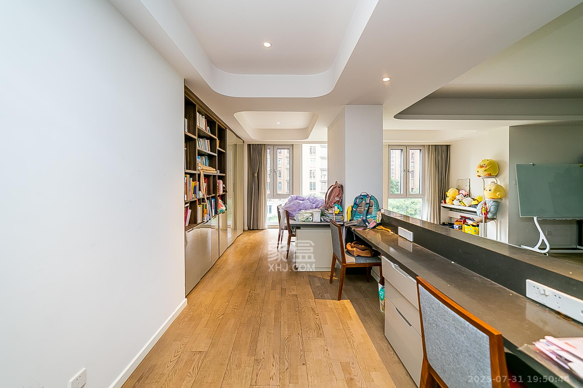 第六都（陆都小区）  5室2厅3卫    480.0万卧室