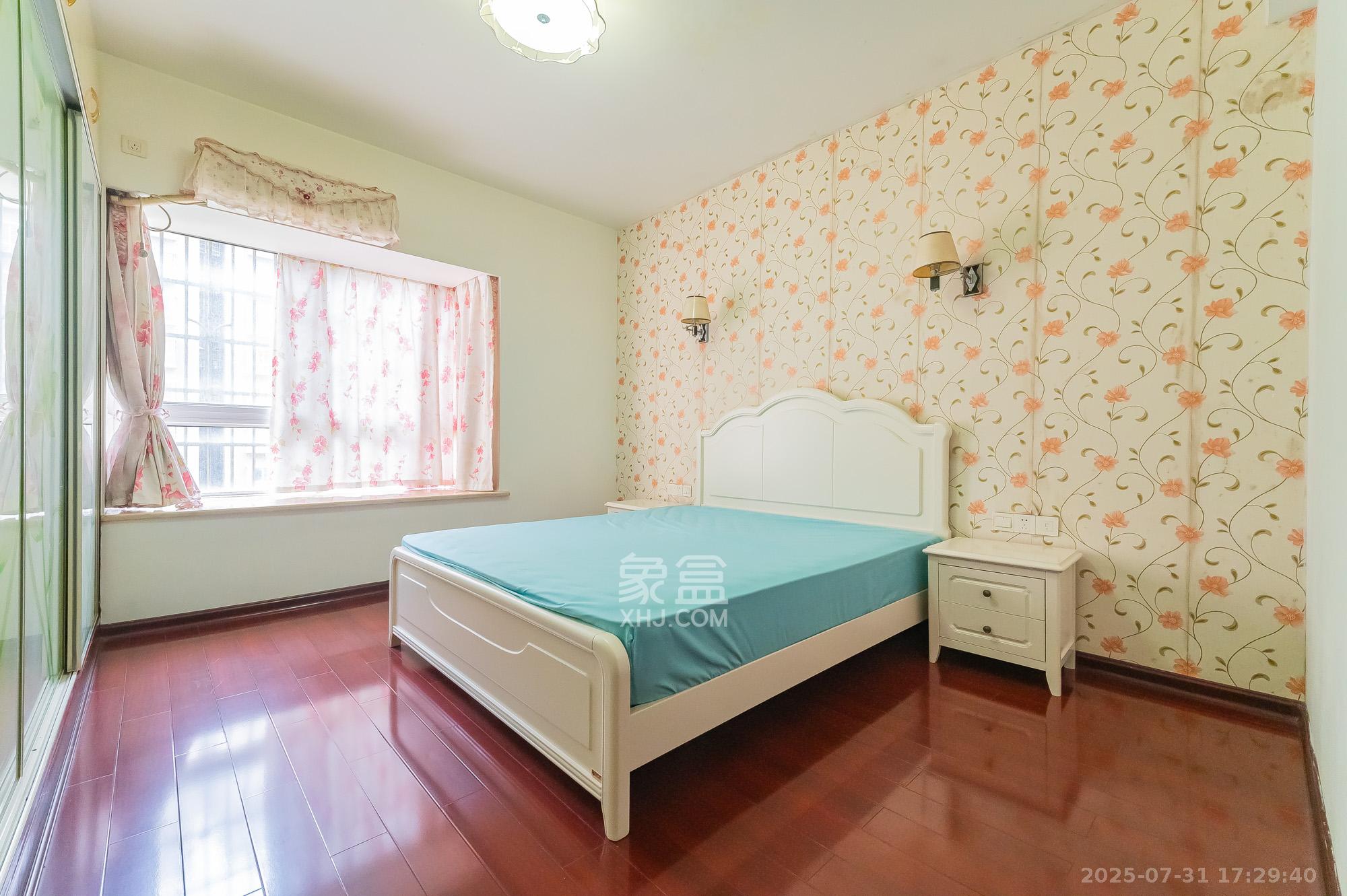 景上鑫苑  4室2厅2卫    79.8万 景上鑫苑  4室2厅2卫    79.8万卧室