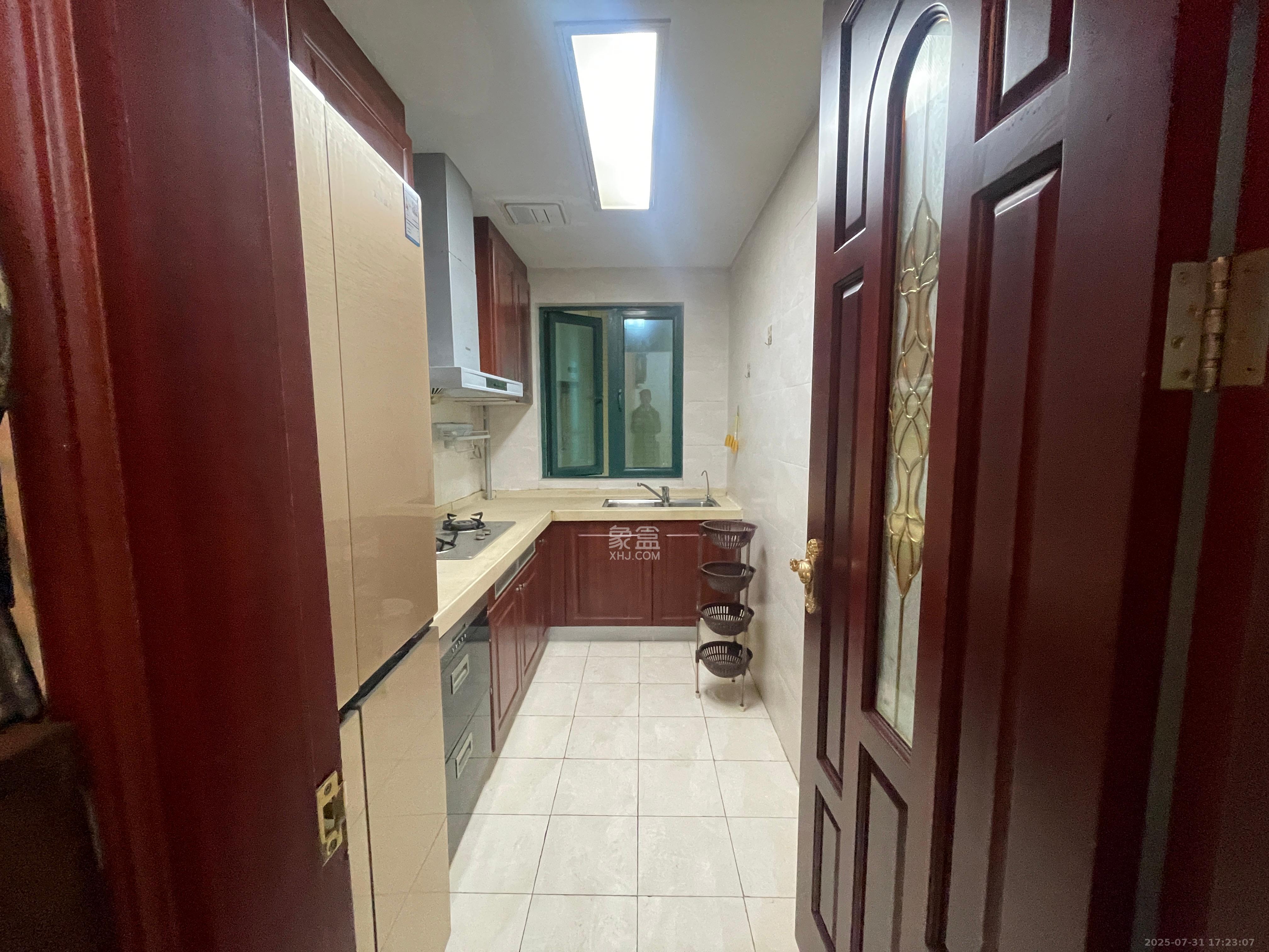 恒大翡翠华庭 3室2厅2卫 2600.0元/月 恒大翡翠华庭 3室2厅2卫 2600.0元/月室内图