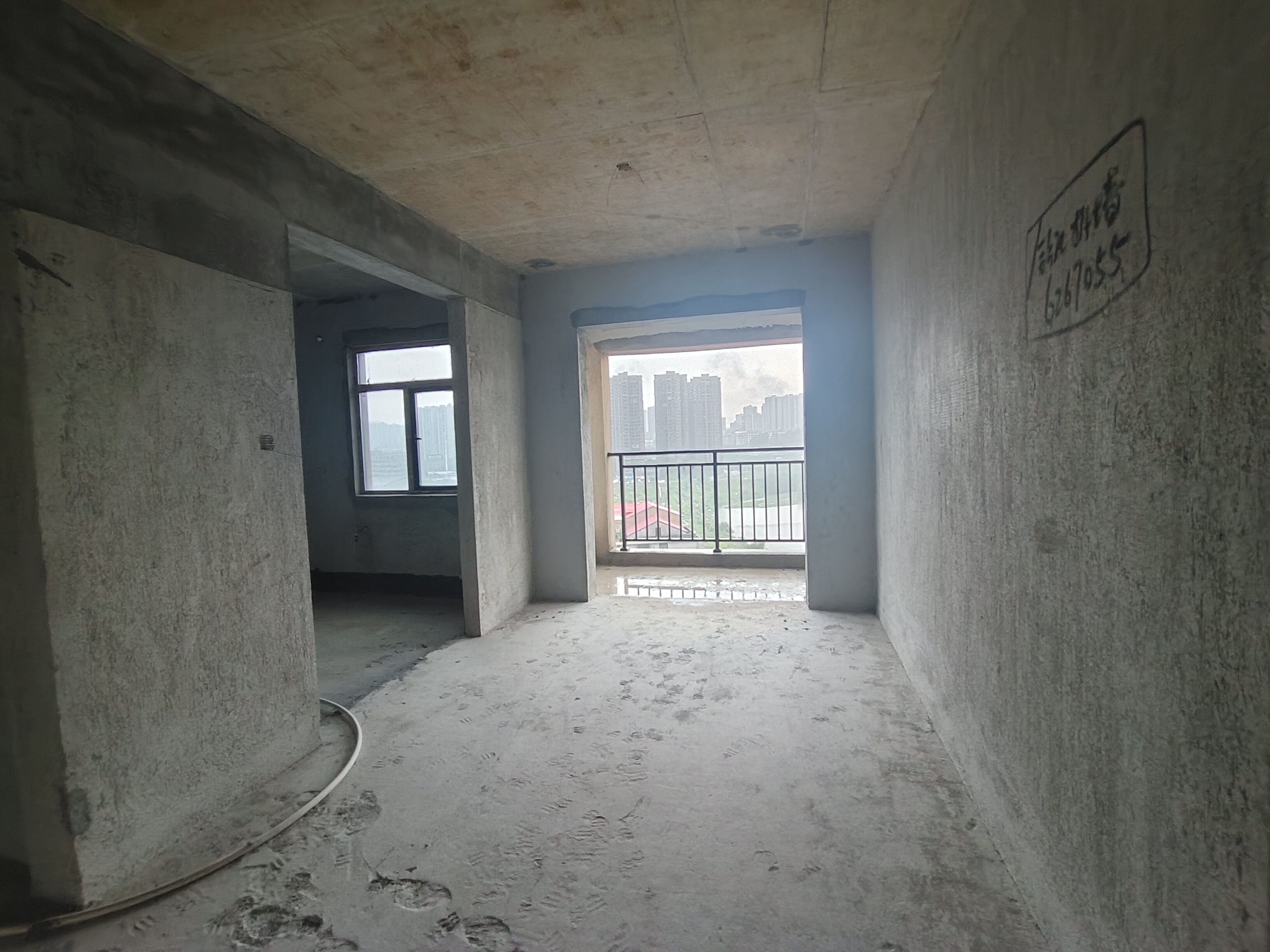 悦江山 4室2厅2卫 71.0万 悦江山 4室2厅2卫 71.0万客厅