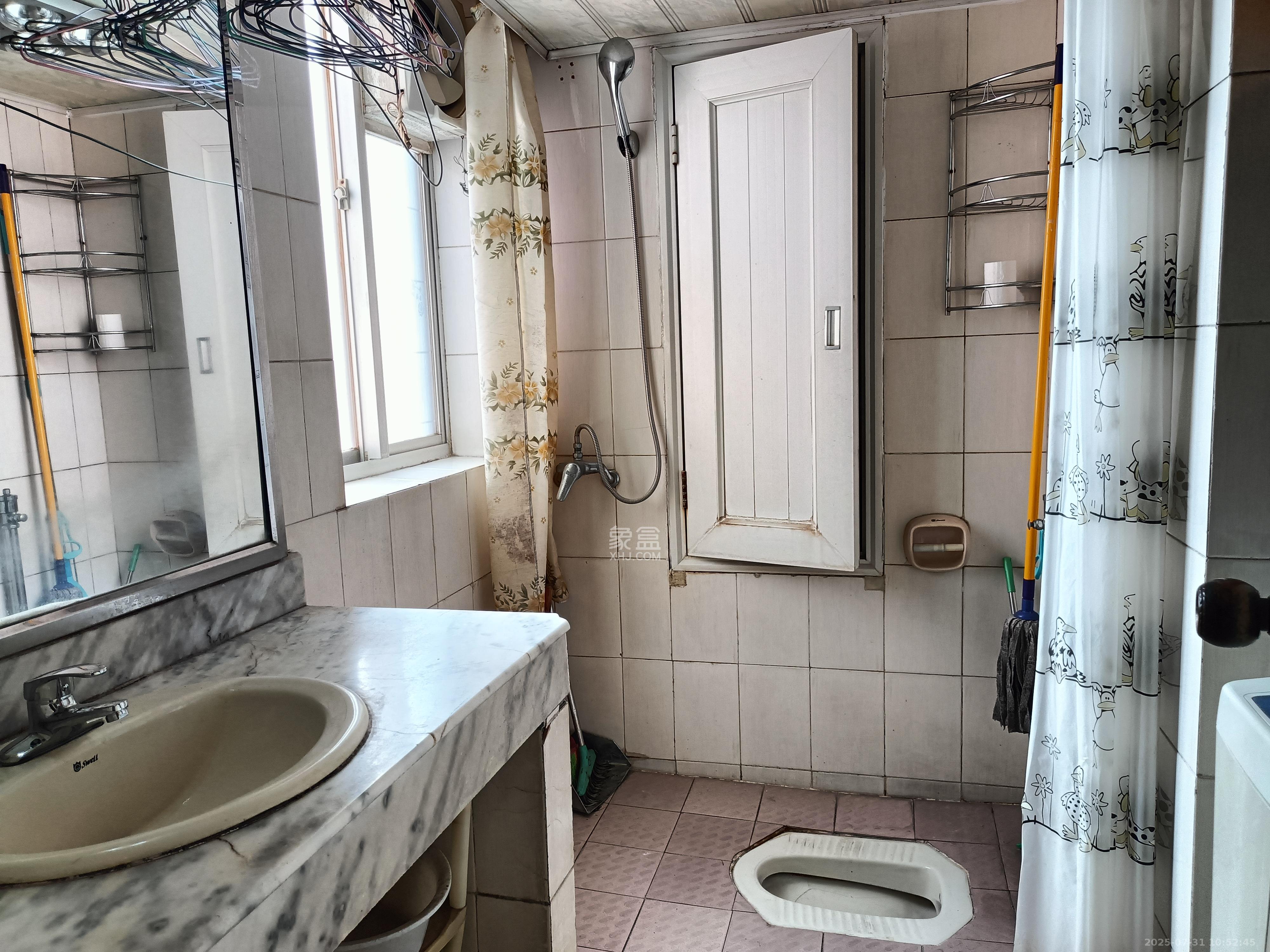 交通厅宿舍 4室2厅2卫 3500.0元/月 交通厅宿舍 4室2厅2卫 3500.0元/月室内图