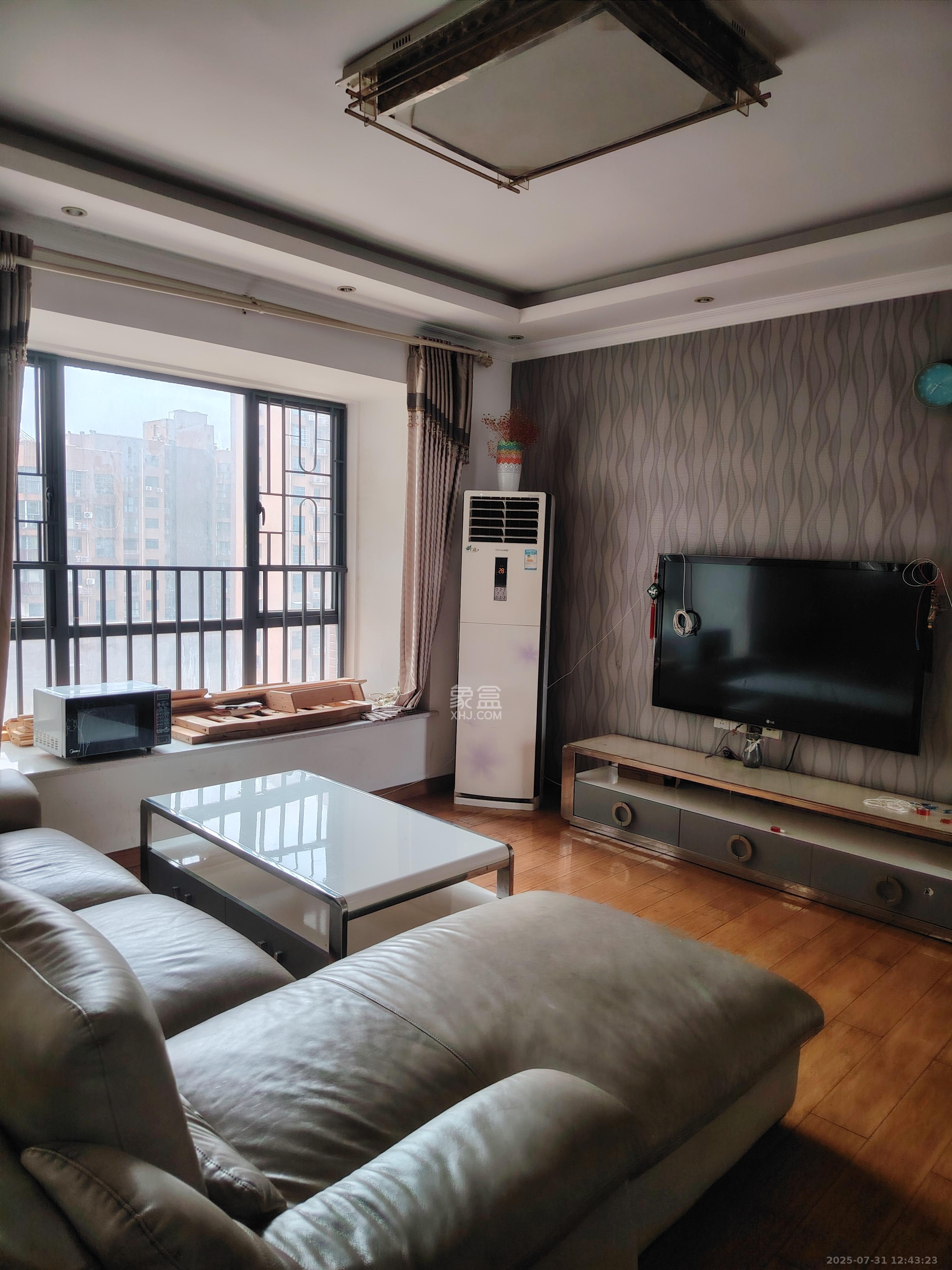 兰亭优壳(隽峰苑) 1室2厅1卫 2400.0元/月 兰亭优壳(隽峰苑) 1室2厅1卫 2400.0元/月室内图