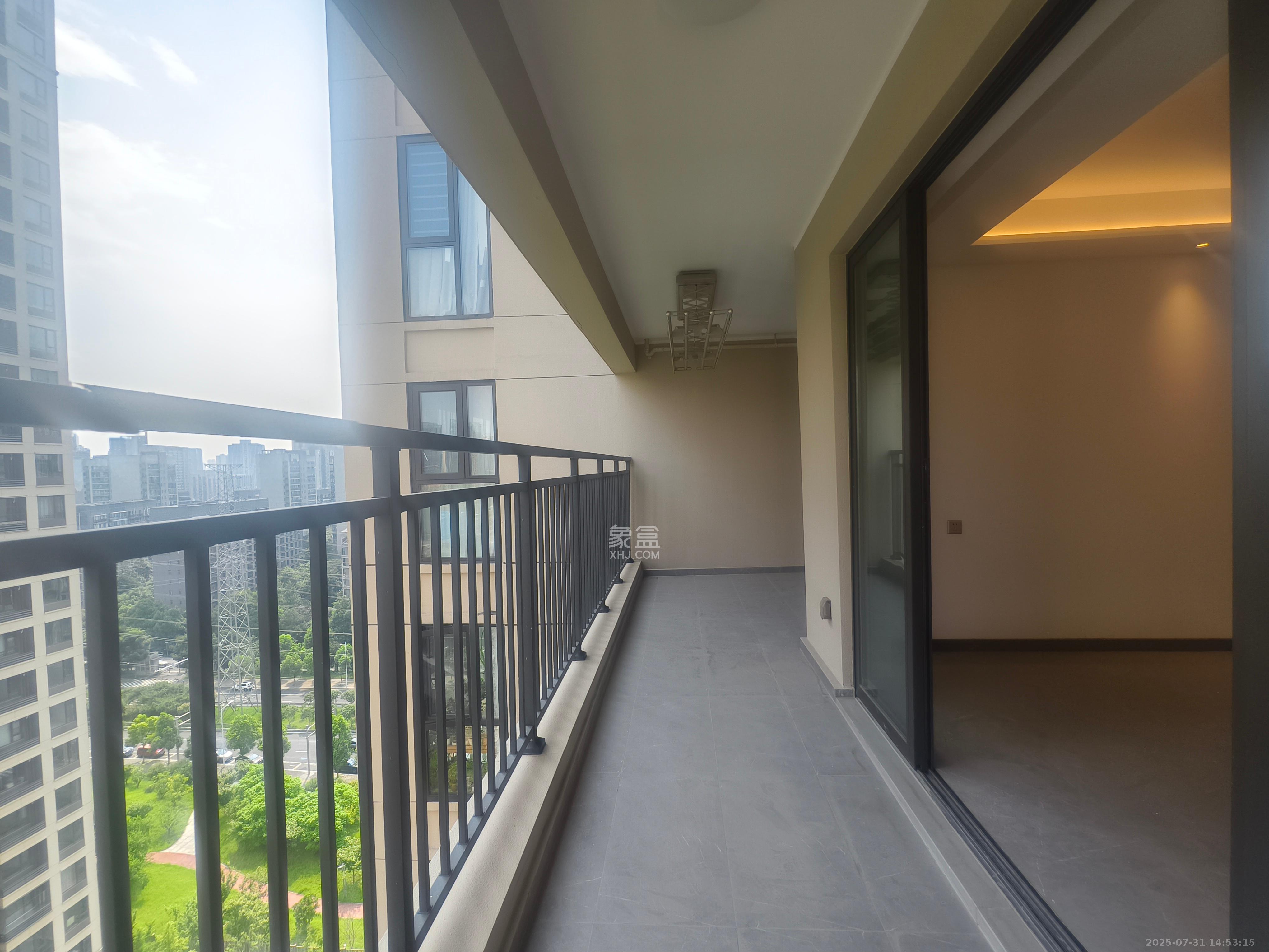 龙湖春江天玺 4室2厅2卫 5000.0元/月 龙湖春江天玺 4室2厅2卫 5000.0元/月室内图