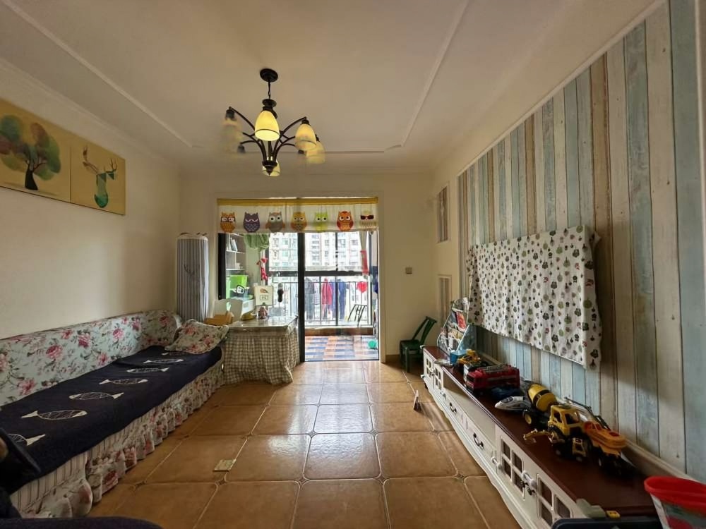 湘银星城  3室2厅2卫    65.0万