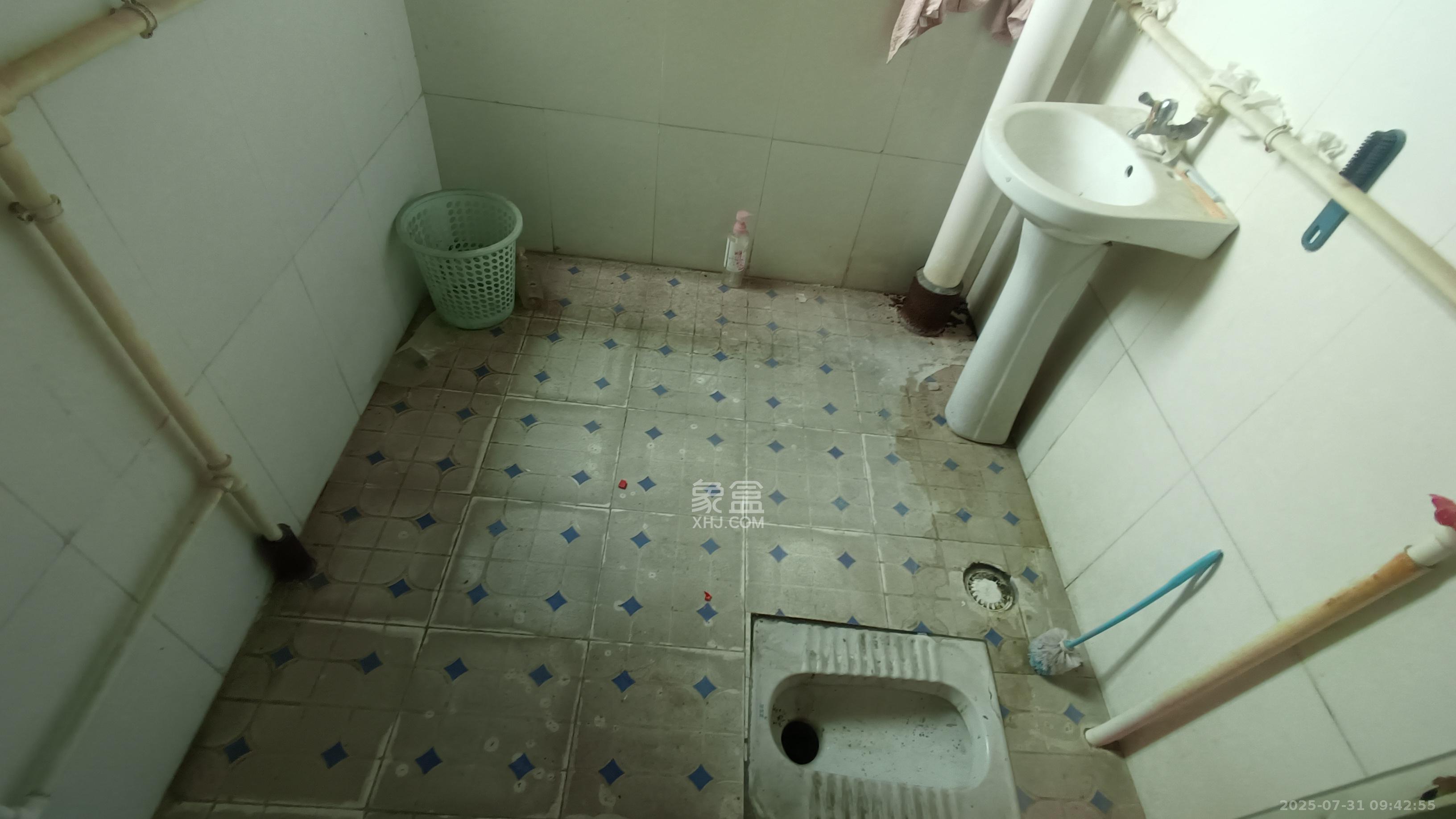 天峰名苑  2室2厅1卫    2400.0元/月室内图