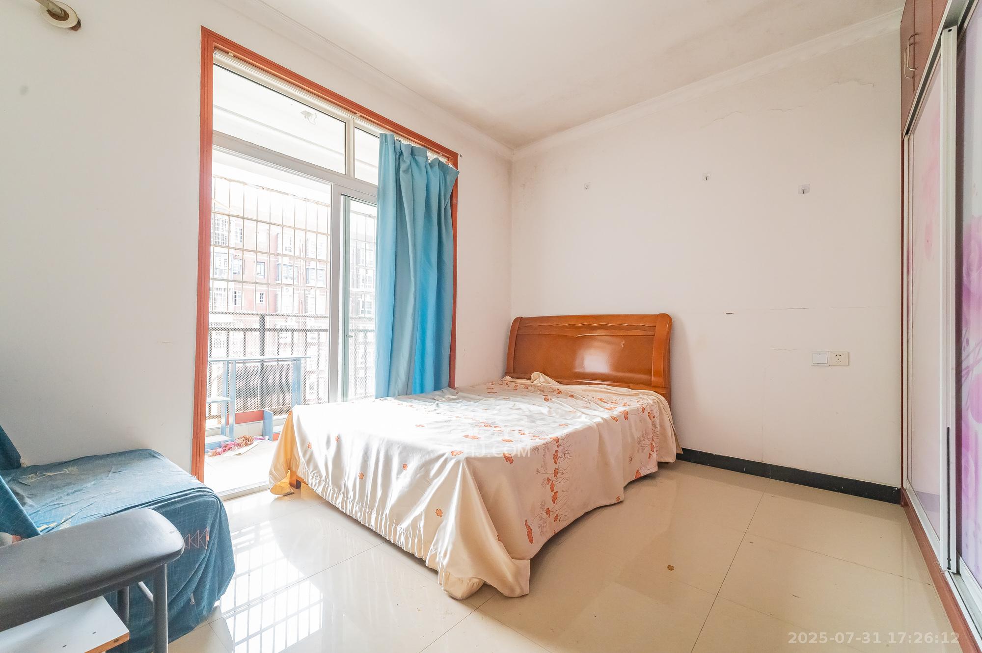 泊林晶城 3室2厅1卫 56.8万 泊林晶城 3室2厅1卫 56.8万卧室