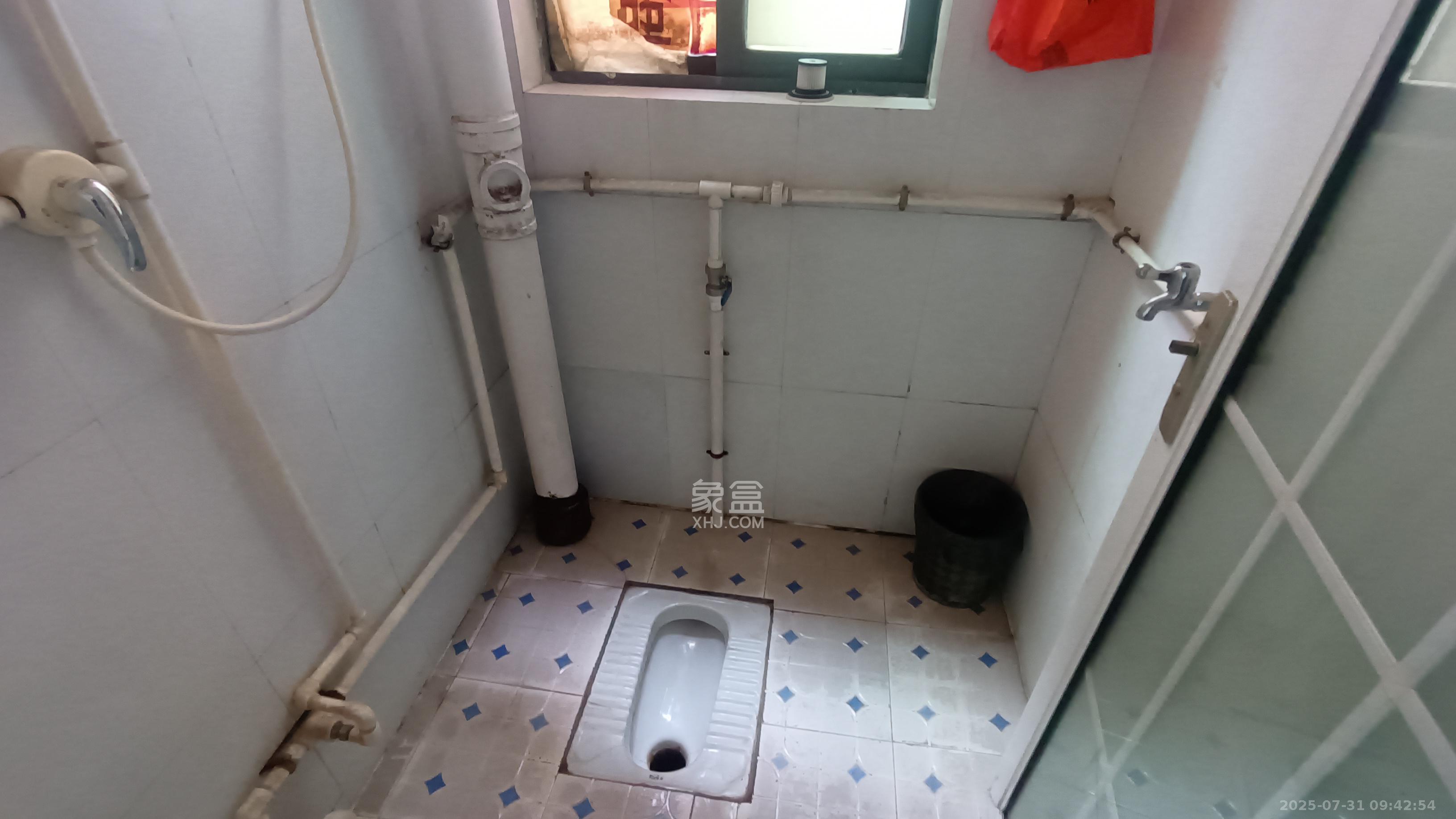 天峰名苑  2室2厅1卫    2400.0元/月室内图