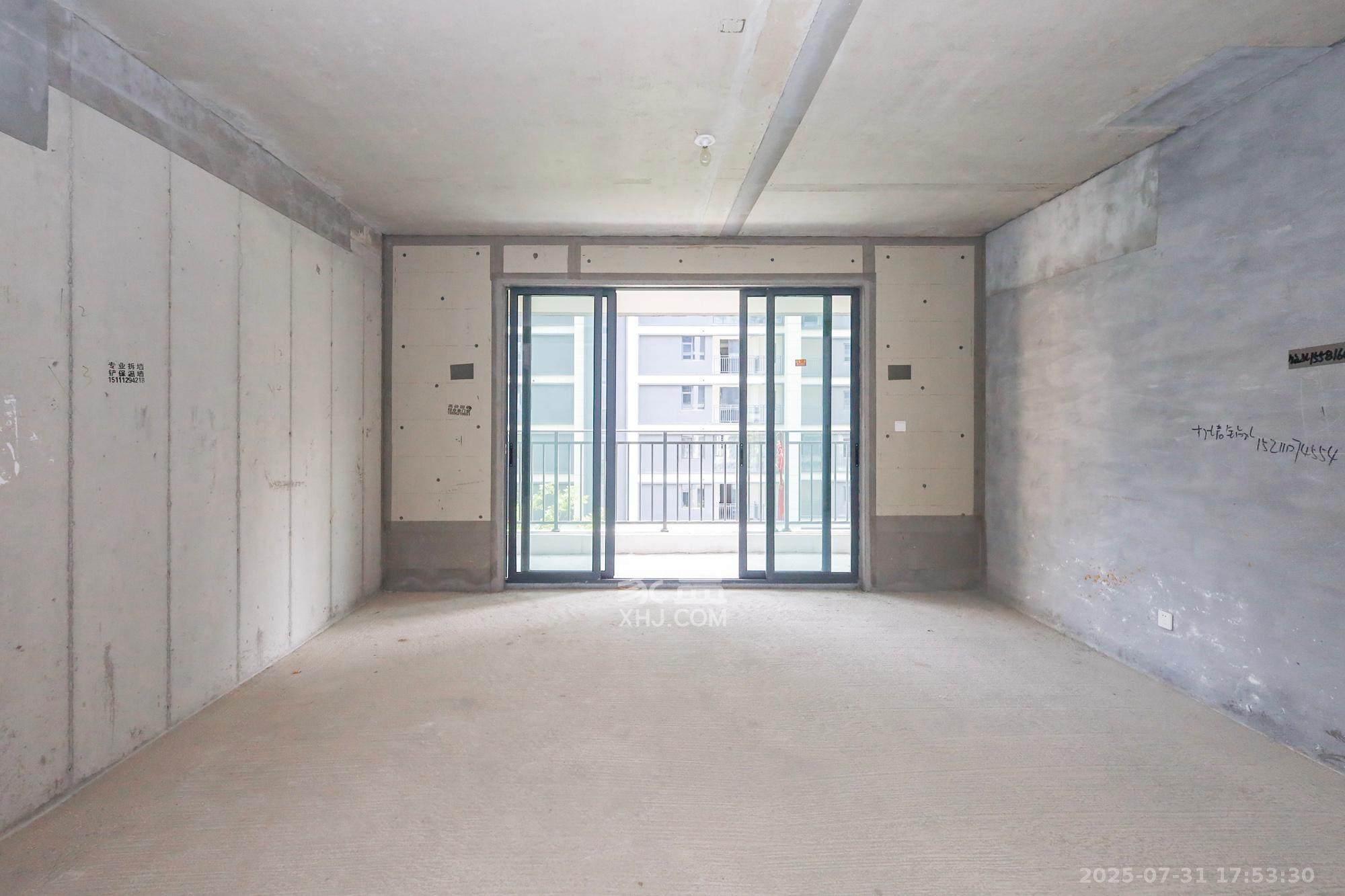 轨道中建麓江府  4室2厅2卫   248.00万