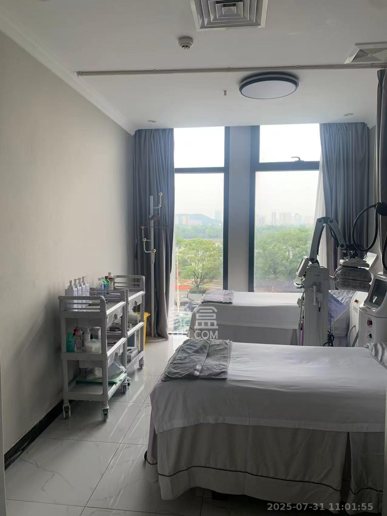 万达广场   224.42㎡      12000.0元/月室内图