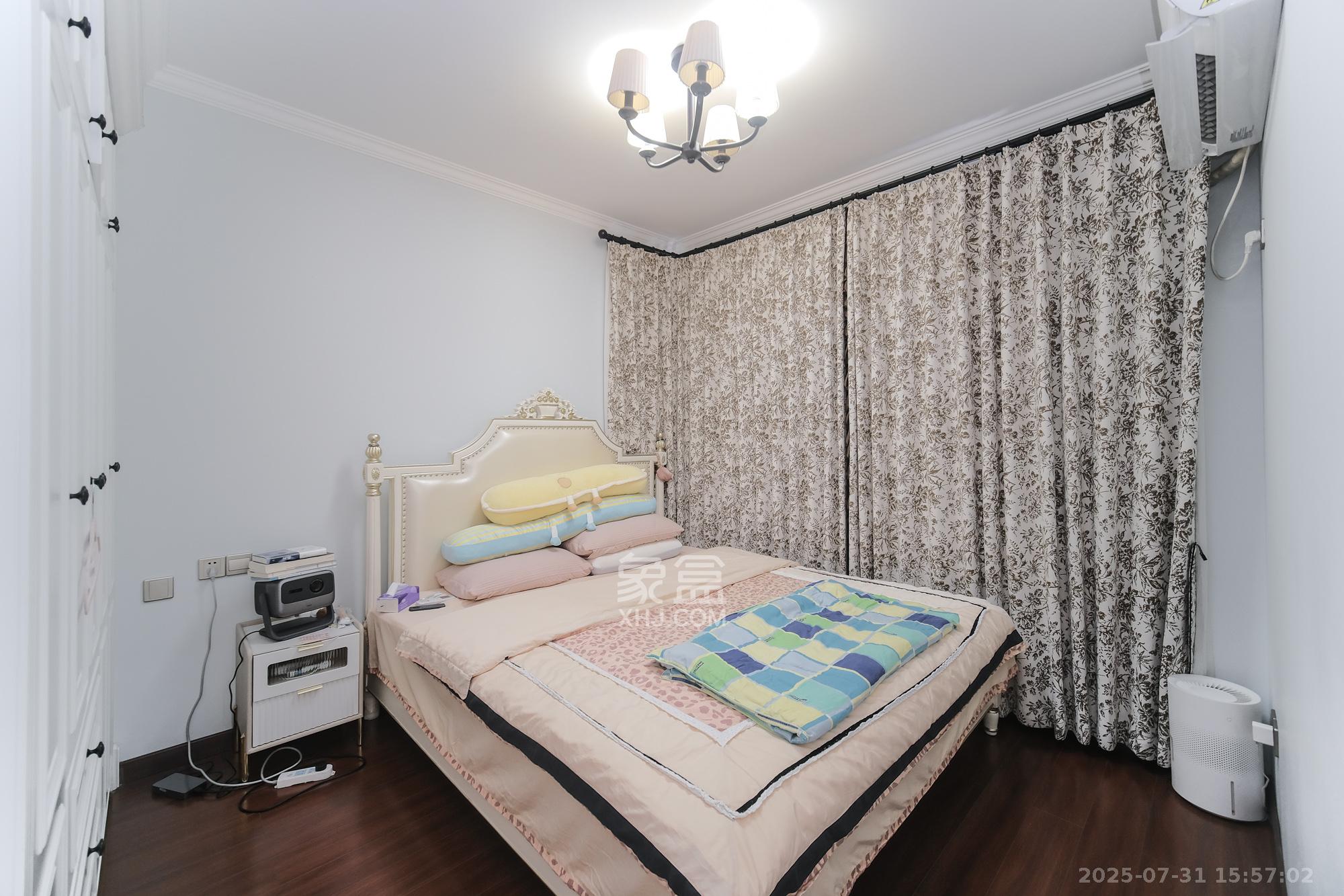 保利香槟国际  2室2厅1卫    79.8万 保利香槟国际  2室2厅1卫    79.8万卧室