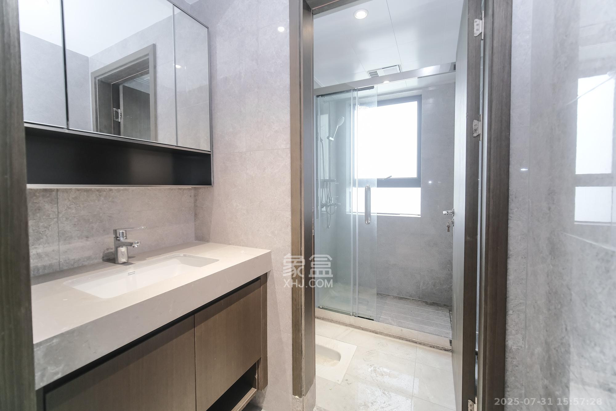 荣盛锦绣学府  3室2厅2卫    105.0万 荣盛锦绣学府  3室2厅2卫    105.0万卫生间