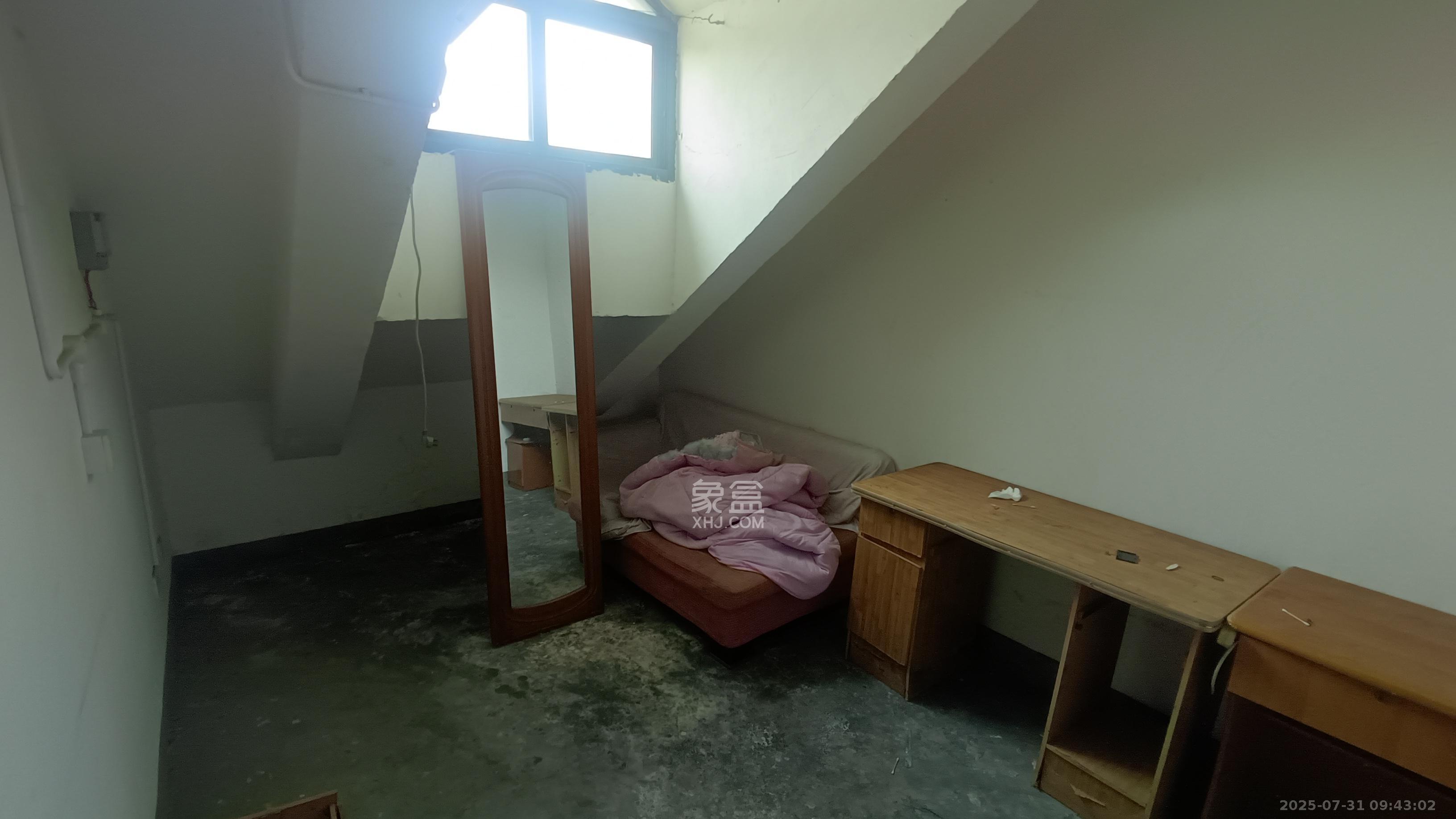 天峰名苑  2室2厅1卫    2400.0元/月室内图