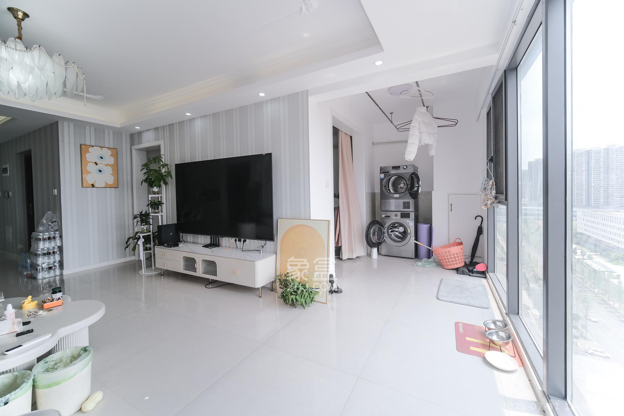 日盛湖湘悦府  3室2厅2卫    112.8万阳台