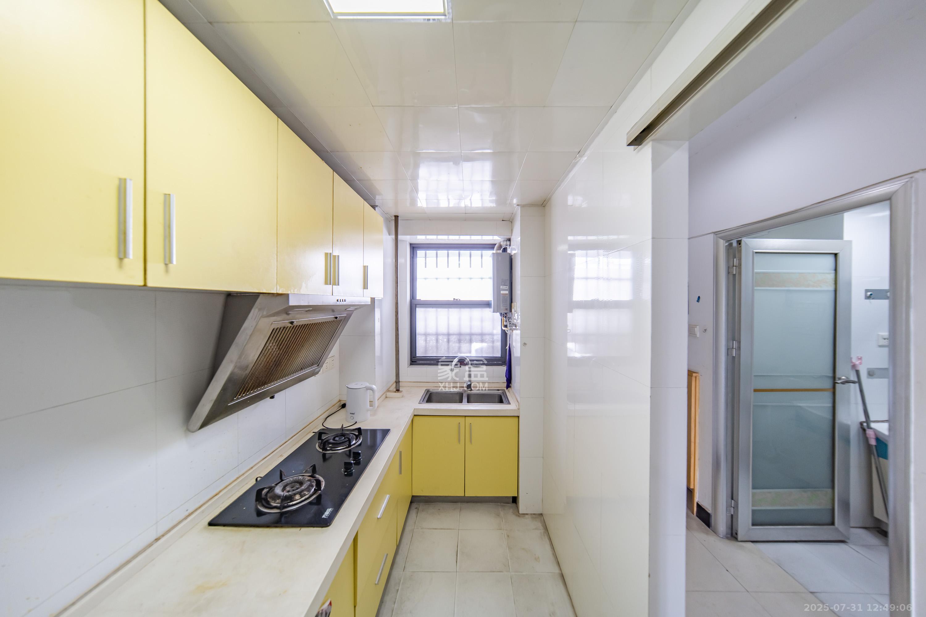 阳光100二期 1室1厅1卫 38.9万 阳光100二期 1室1厅1卫 38.9万厨房